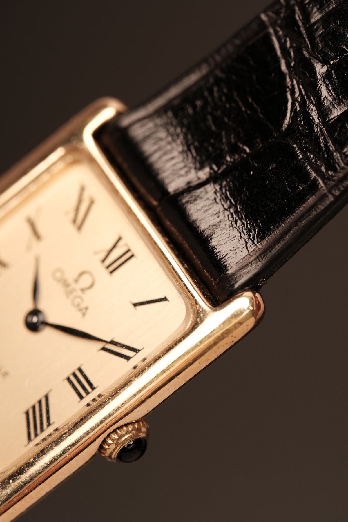 Vintage Tank OMEGA DE VILLE Roman Dial (25x31mm) Hand Windding Ref.5110404 + BOX