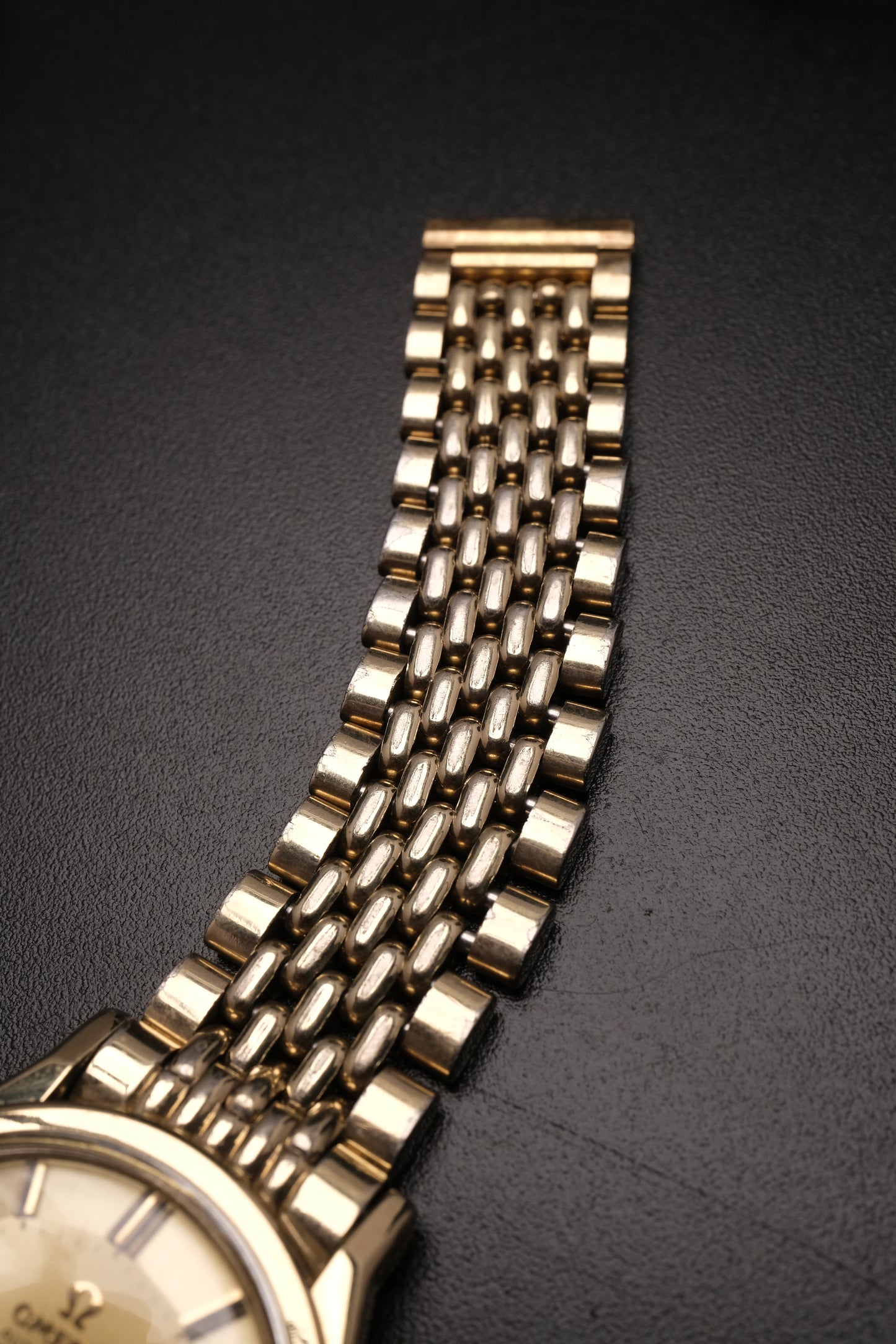 OMEGA CONSTELLATION PIE PAN DOG LEG GOLD AUTOMATIC CHRONOMETER REF. 168.005