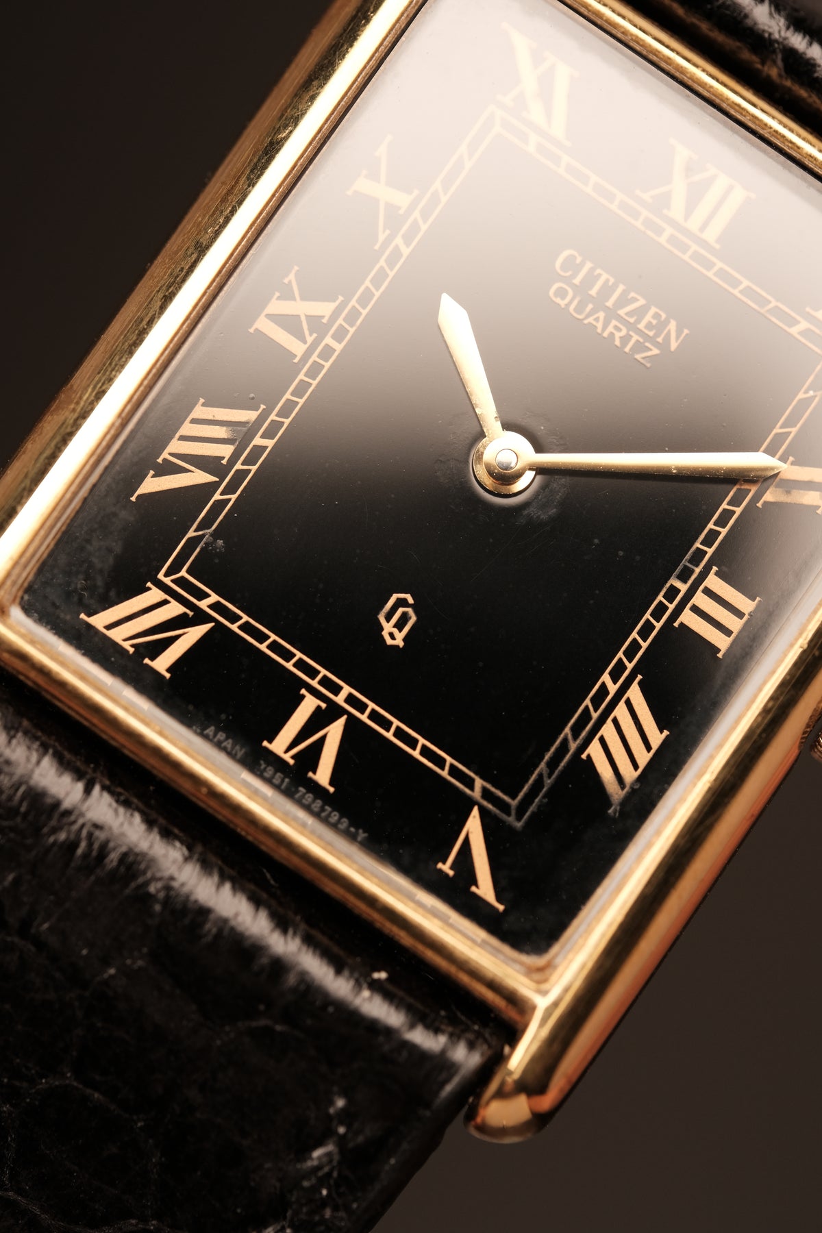 Vintage Citizen Black Dial Tank Roman numerals Ref. 47-3201 (25x35mm)