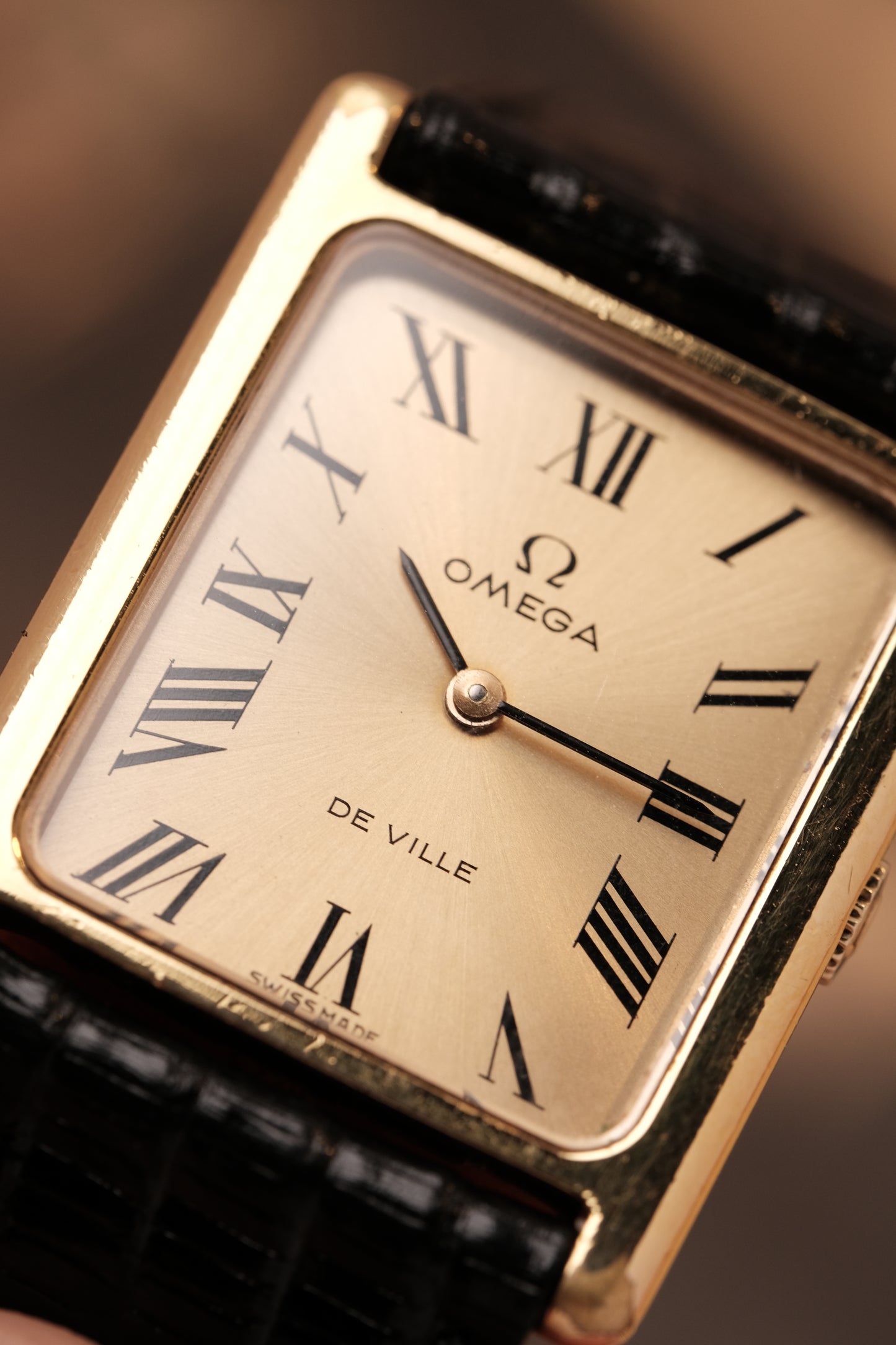 Vintage Tank OMEGA DE VILLE REF. 511.0404 (Roman number dial )