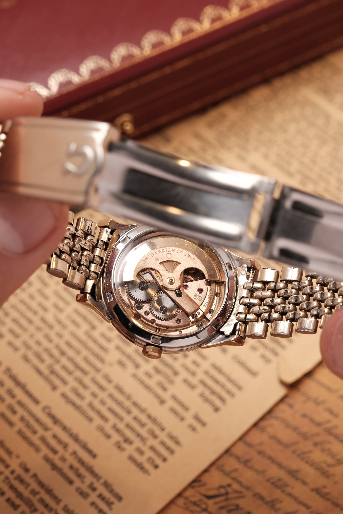 OMEGA CONSTELLATION PIE PAN DOG LEG GOLD AUTOMATIC CHRONOMETER REF. 168.005 (MOD CASE BACK)