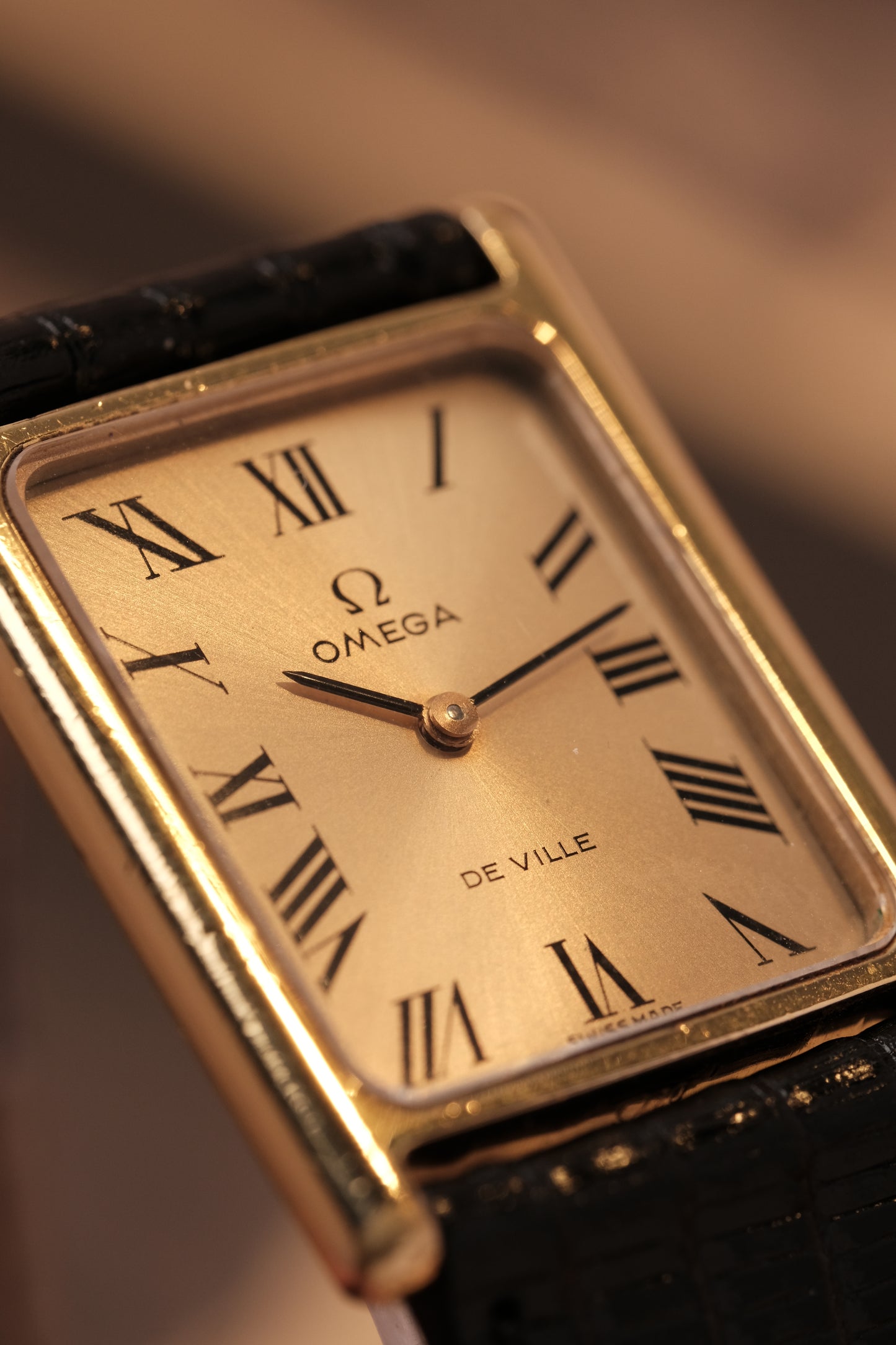 Vintage Tank OMEGA DE VILLE REF. 511.0404 (Roman number dial )