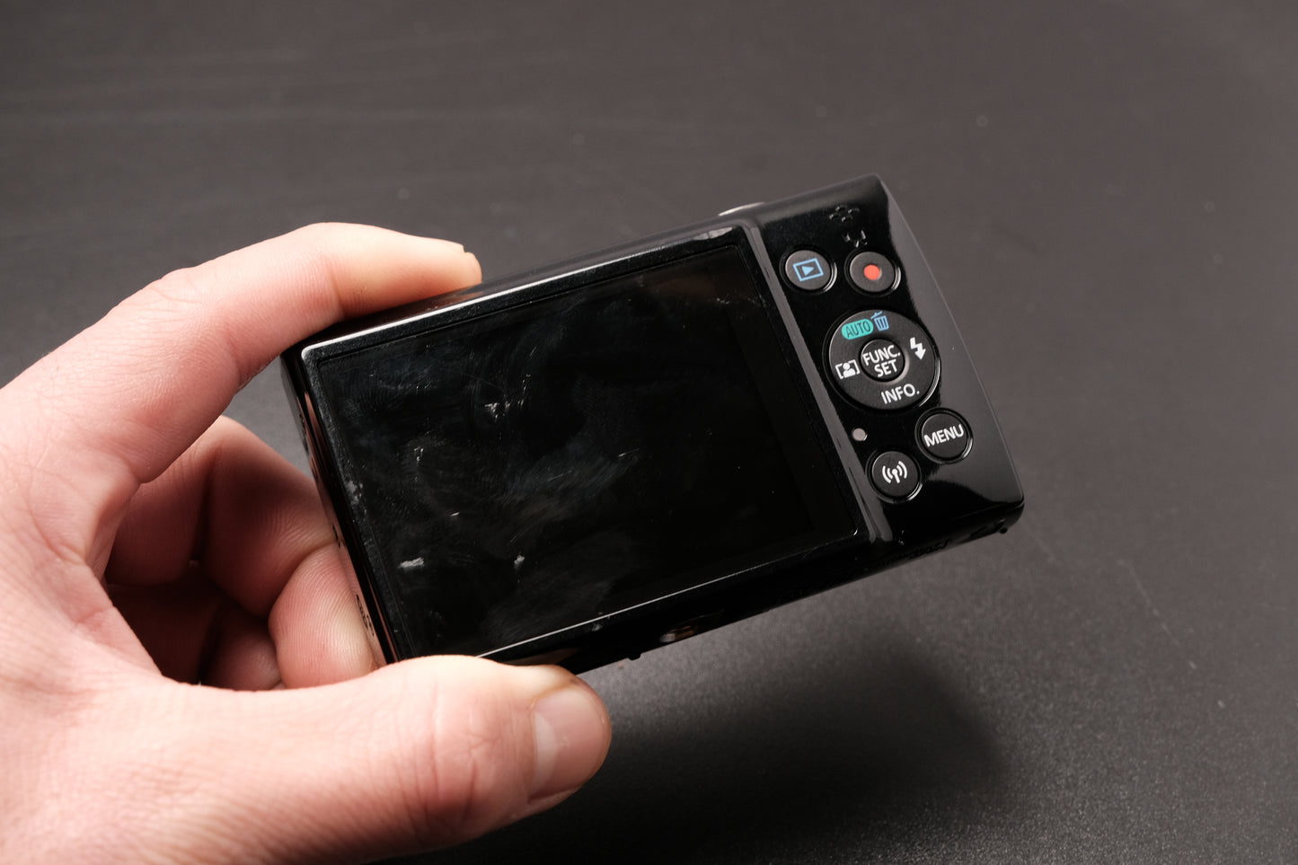 Canon Powershot CCD IXY 190 Digital Camera - Like New