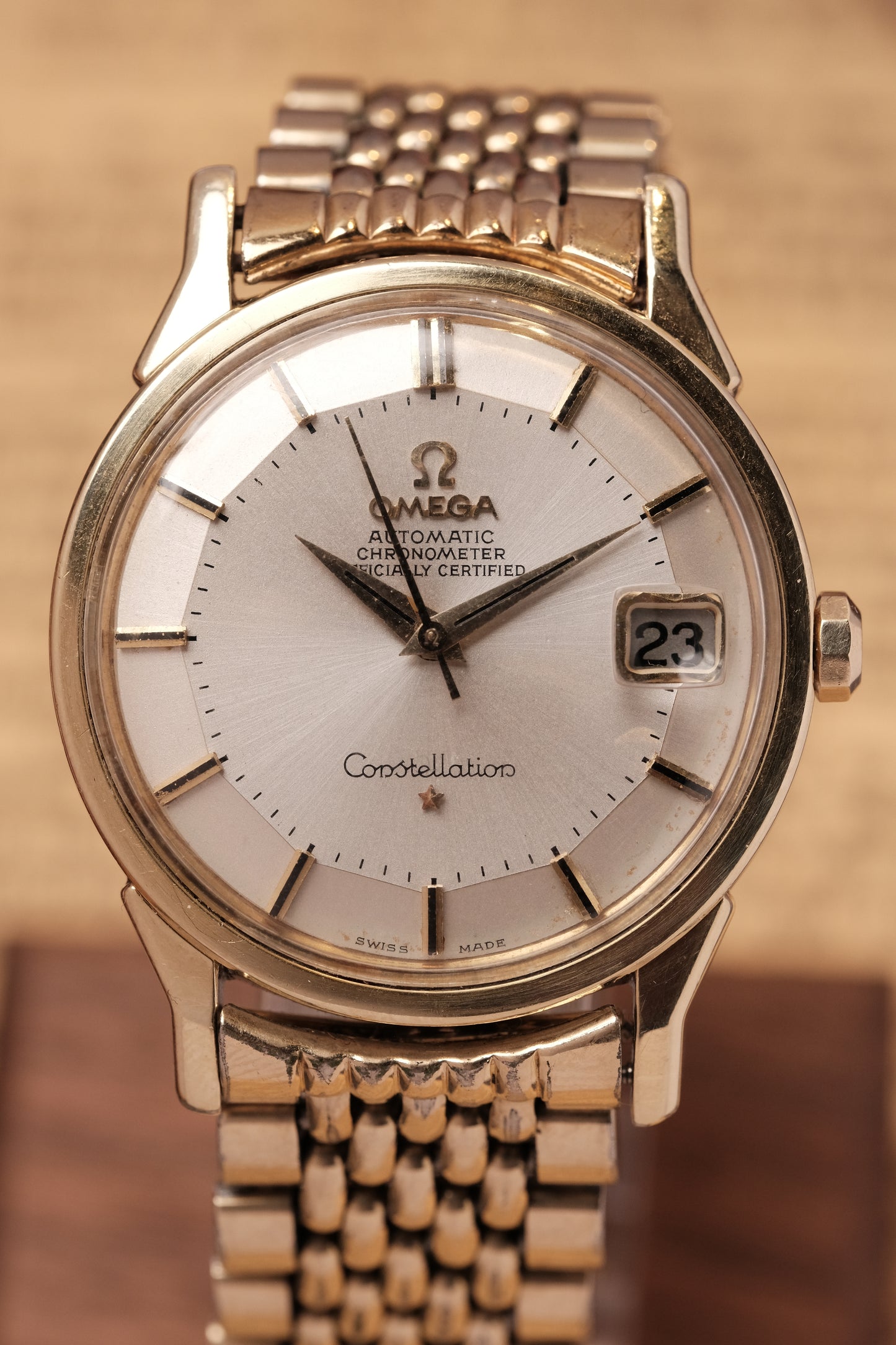 OMEGA CONSTELLATION PIE PAN DOG LEG GOLD AUTOMATIC CHRONOMETER REF. 168.005