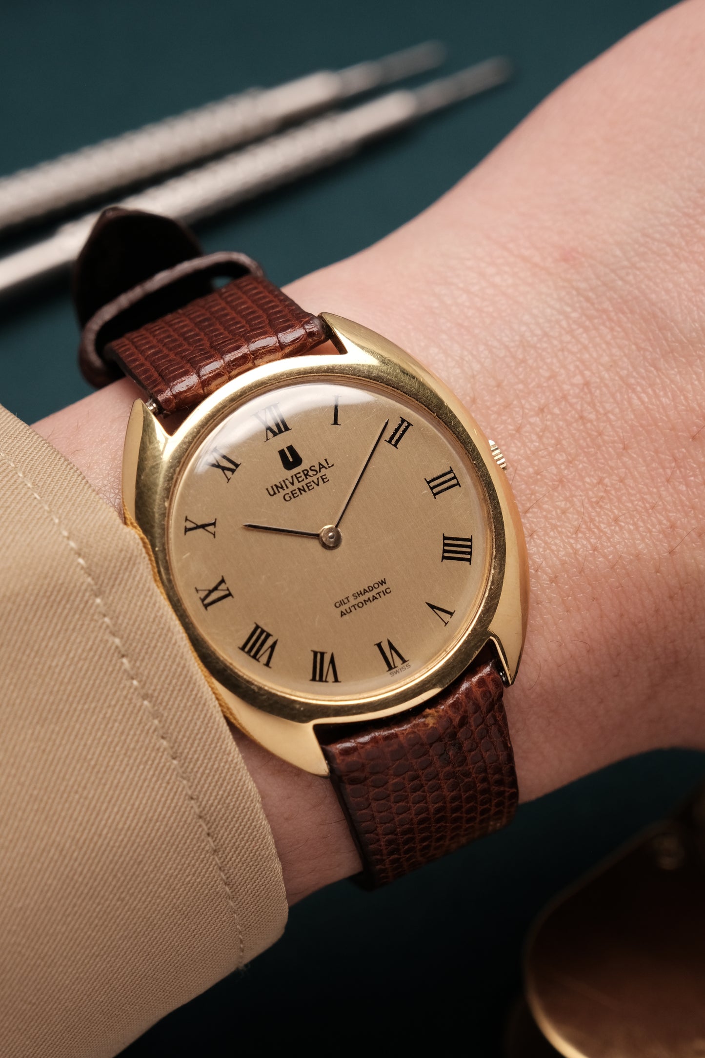 UNIVERSAL GENÈVE Microtor GILT SHADOW ULTRA-THIN AUTOMATIC REF. 566101