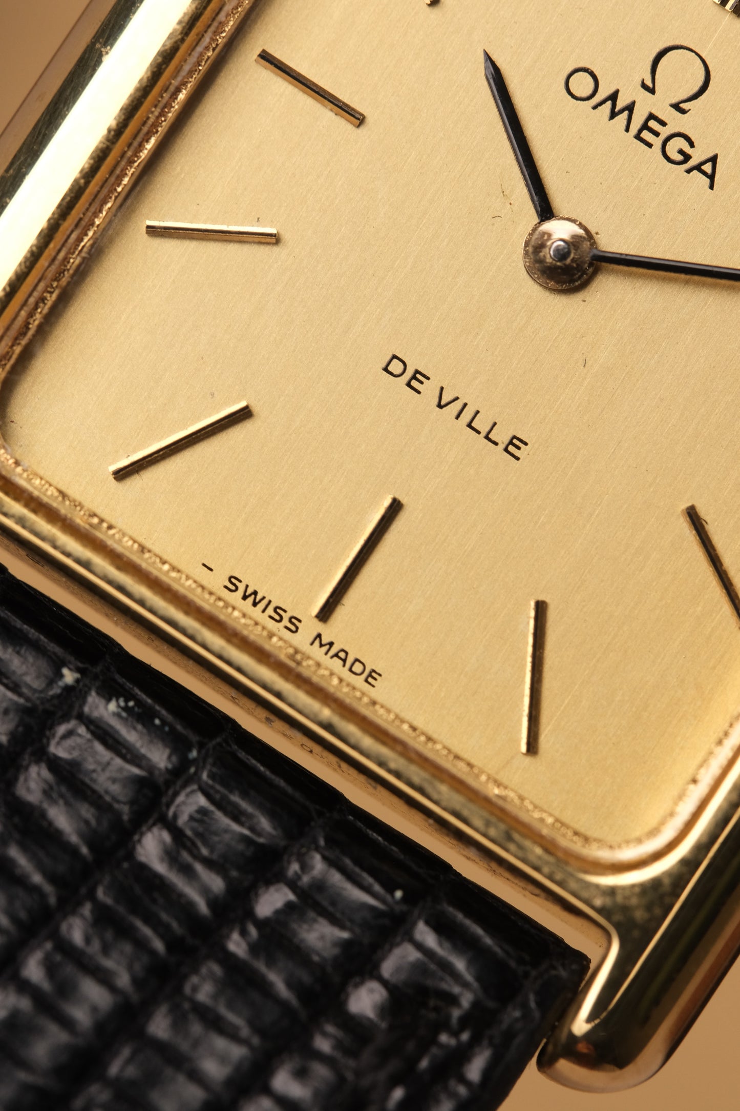 Vintage Tank OMEGA DE VILLE Manual Winding REF. 511.0404