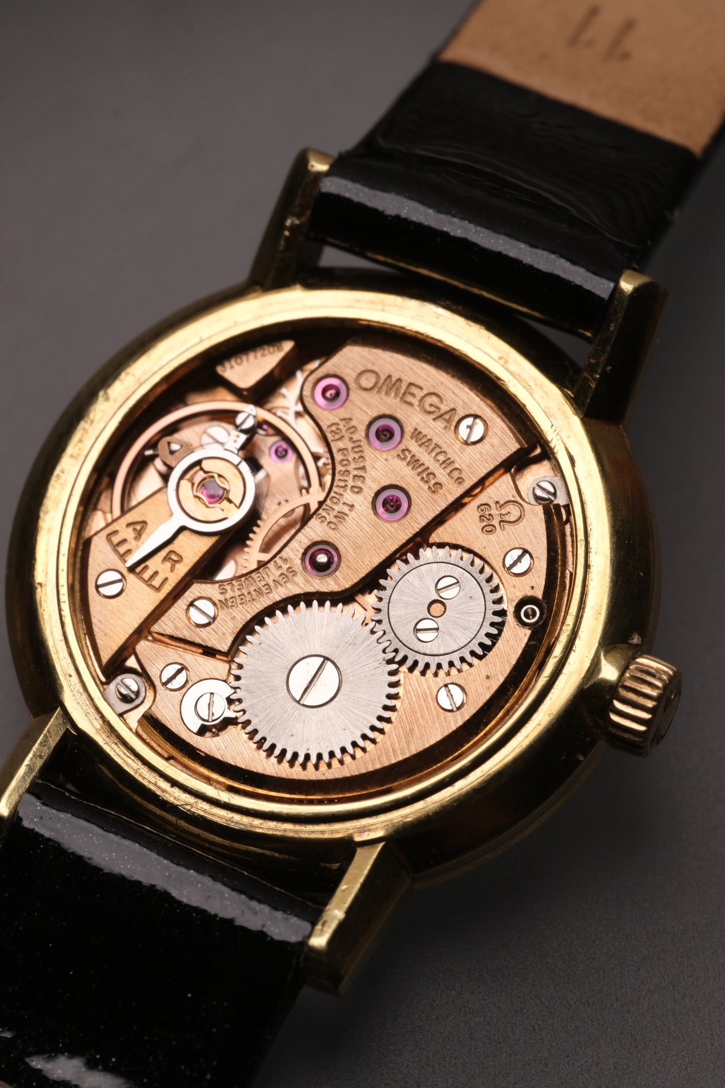 1970's Her Omega De Ville Turler  511.215 Cal. 625 Hand-Winding Vintage New Old Stock