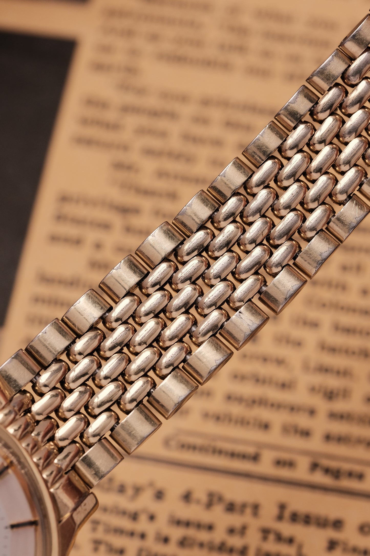 1962 OMEGA CONSTELLATION PIE PAN DOG LEG GOLD AUTOMATIC CHRONOMETER REF. 168.005