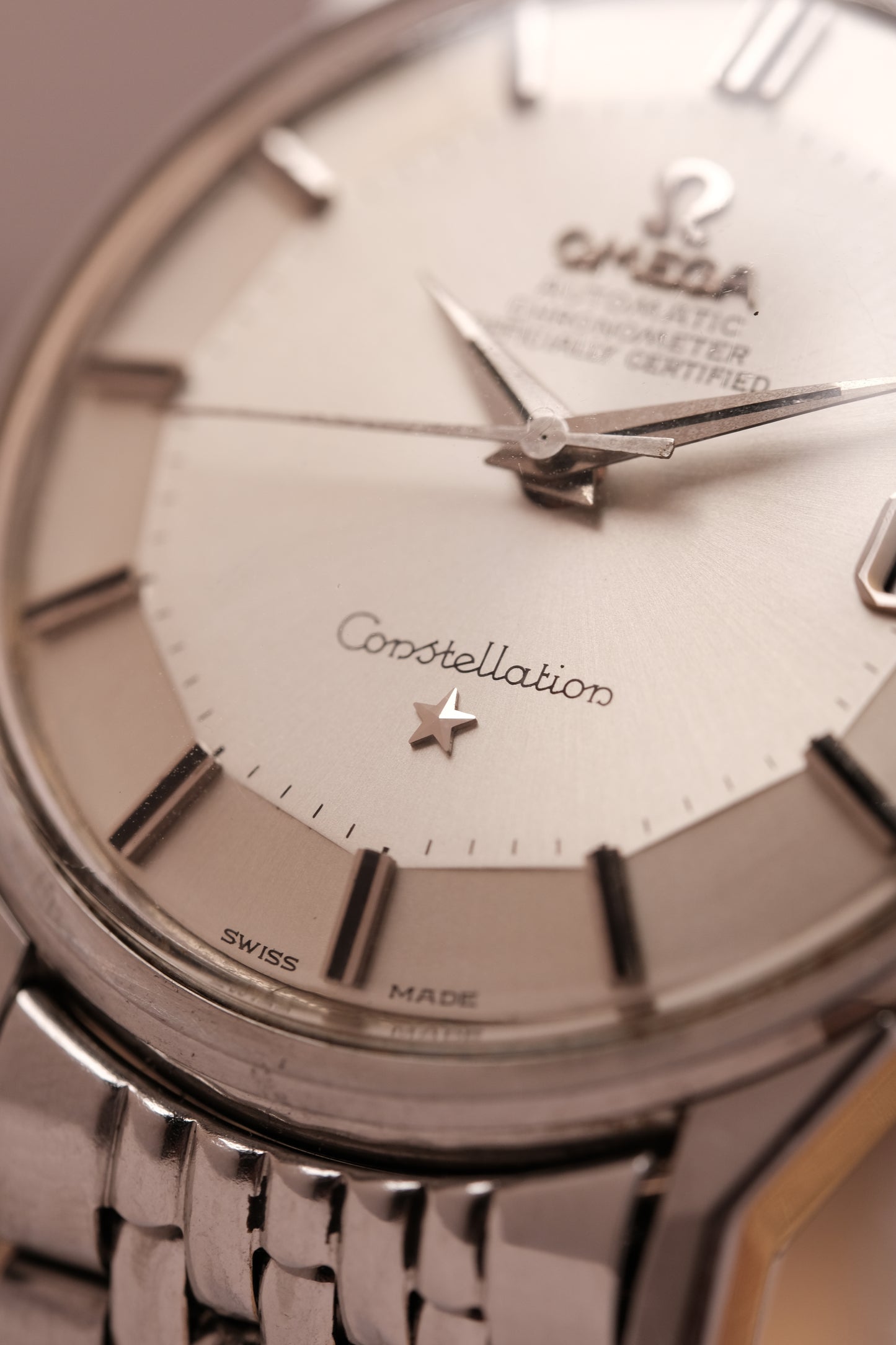 OMEGA CONSTELLATION PIE PAN DOG LEG AUTOMATIC CHRONOMETER REF. 168.005