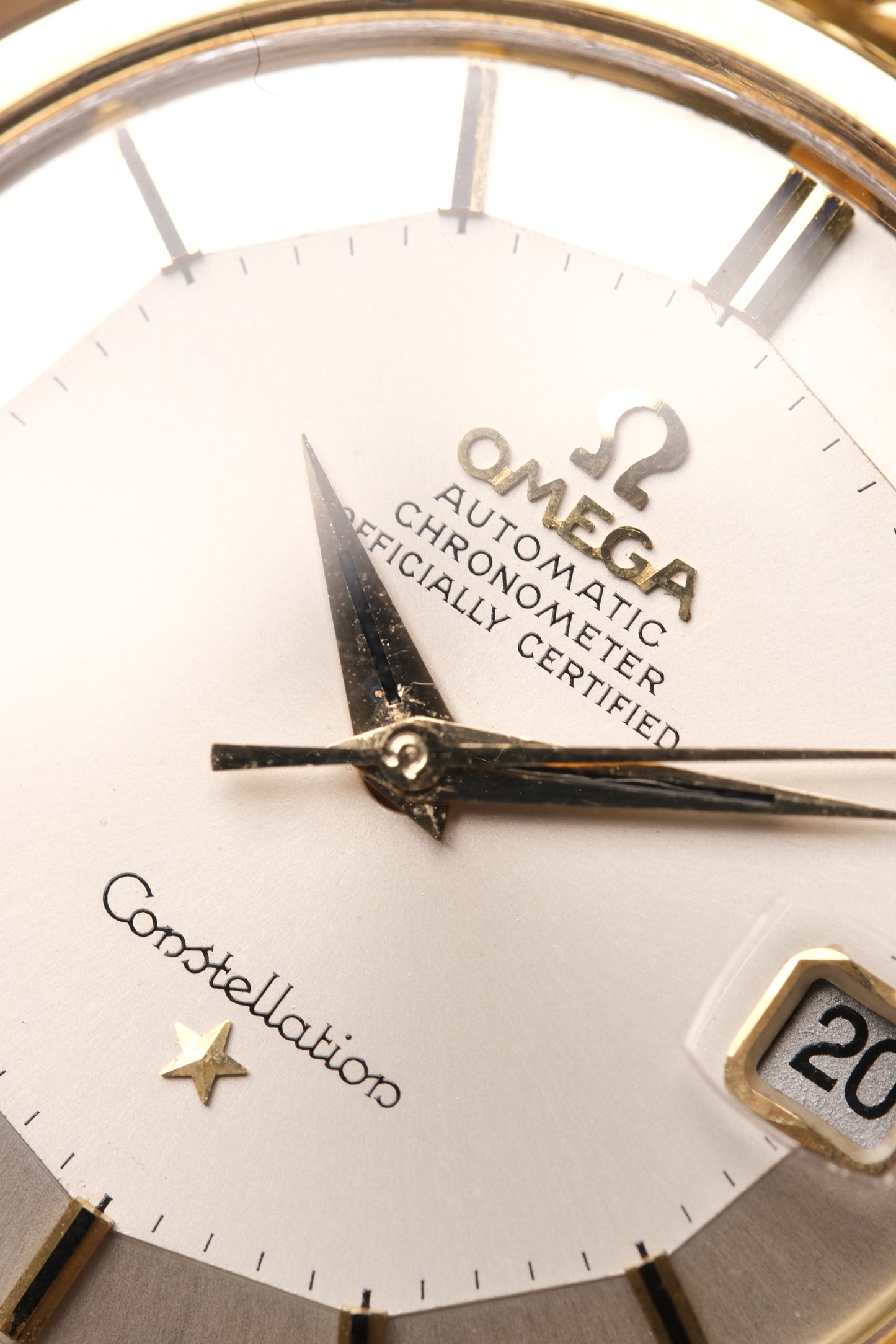 1968 OMEGA CONSTELLATION PIE PAN DOG LEG GOLD BRACELET  AUTOMATIC CHRONOMETER REF. 168.005