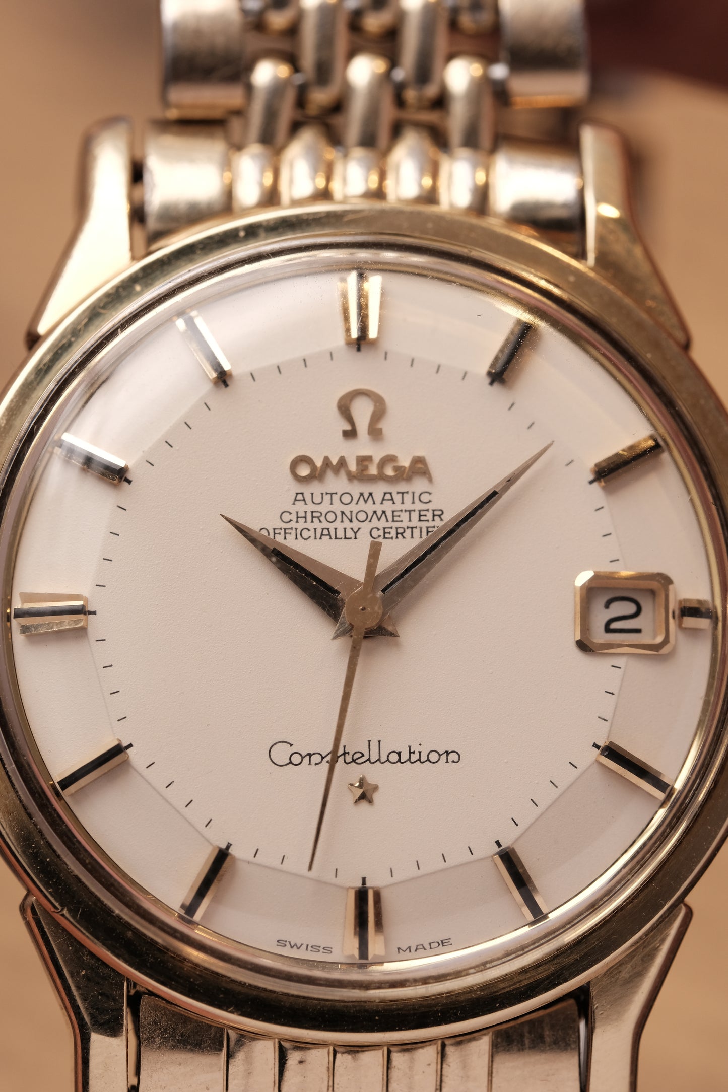 1963 OMEGA CONSTELLATION PIE PAN DOG LEG GOLD AUTOMATIC CHRONOMETER REF. 168.005