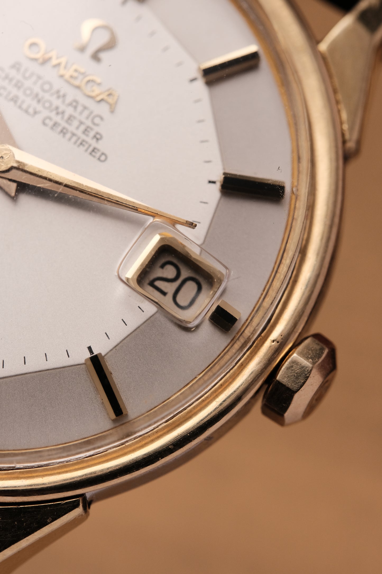 1967 OMEGA CONSTELLATION PIE PAN DOG LEG White Dial AUTOMATIC CHRONOMETER REF. 168.005