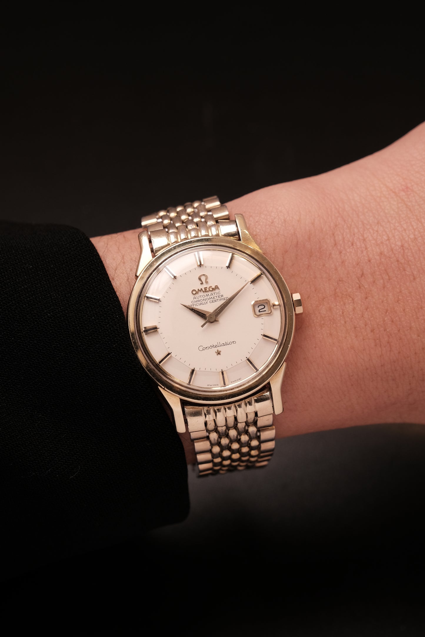 1963 OMEGA CONSTELLATION PIE PAN DOG LEG GOLD AUTOMATIC CHRONOMETER REF. 168.005