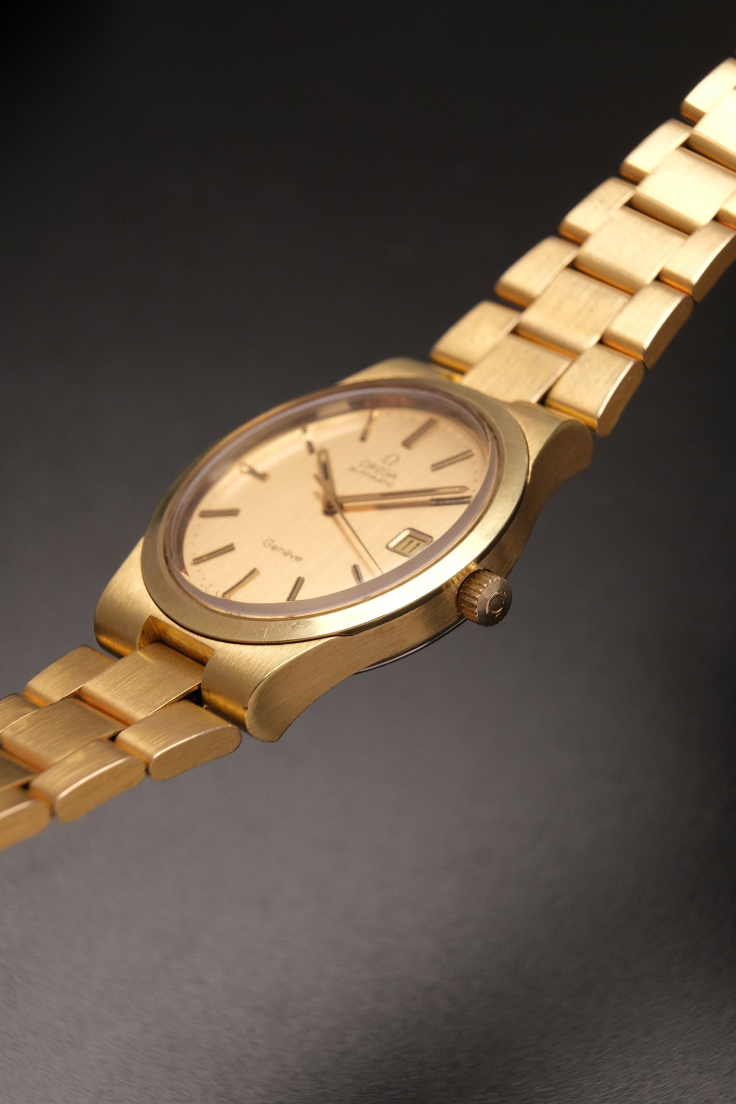 Vintage Omega Genève 166.0173 Gold Case Gold Bracelet