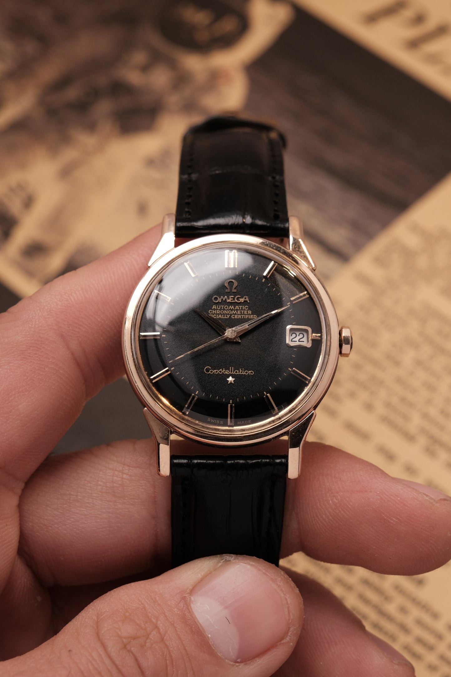 1963 OMEGA CONSTELLATION PIE PAN DOG LEG Black Dial Rose Gold  AUTOMATIC CHRONOMETER REF. 168.005