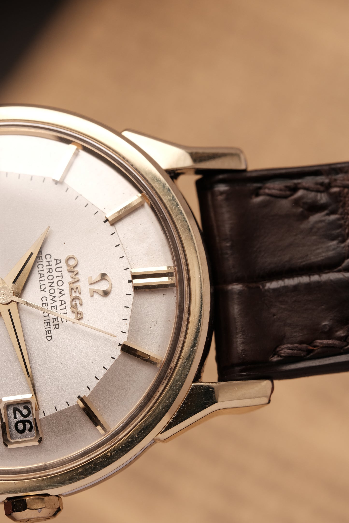 1966 OMEGA CONSTELLATION PIE PAN DOG LEG White Dial AUTOMATIC CHRONOMETER REF. 168.005 ( Dark Brown Strap)