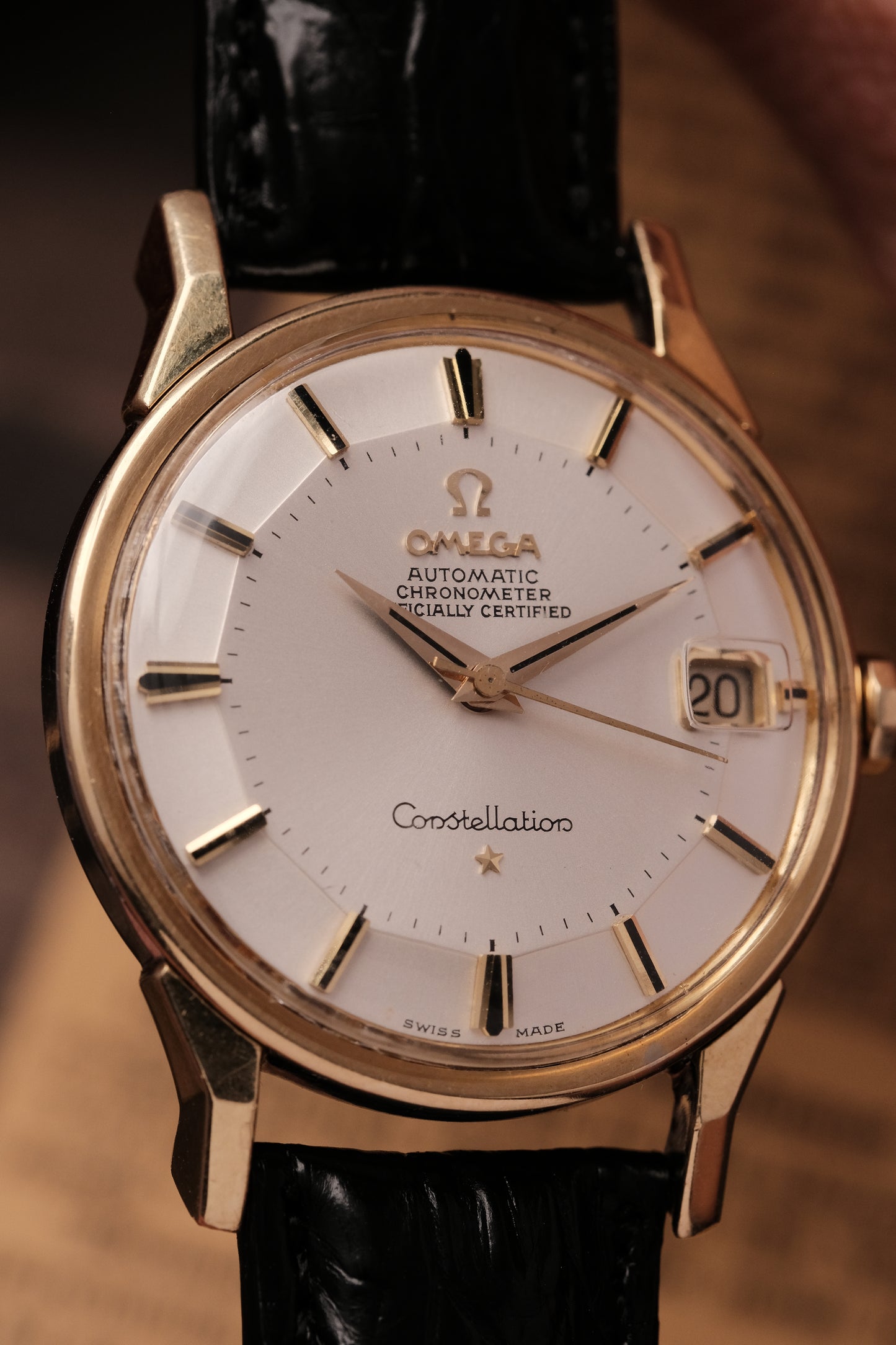 1967 OMEGA CONSTELLATION PIE PAN DOG LEG White Dial AUTOMATIC CHRONOMETER REF. 168.005