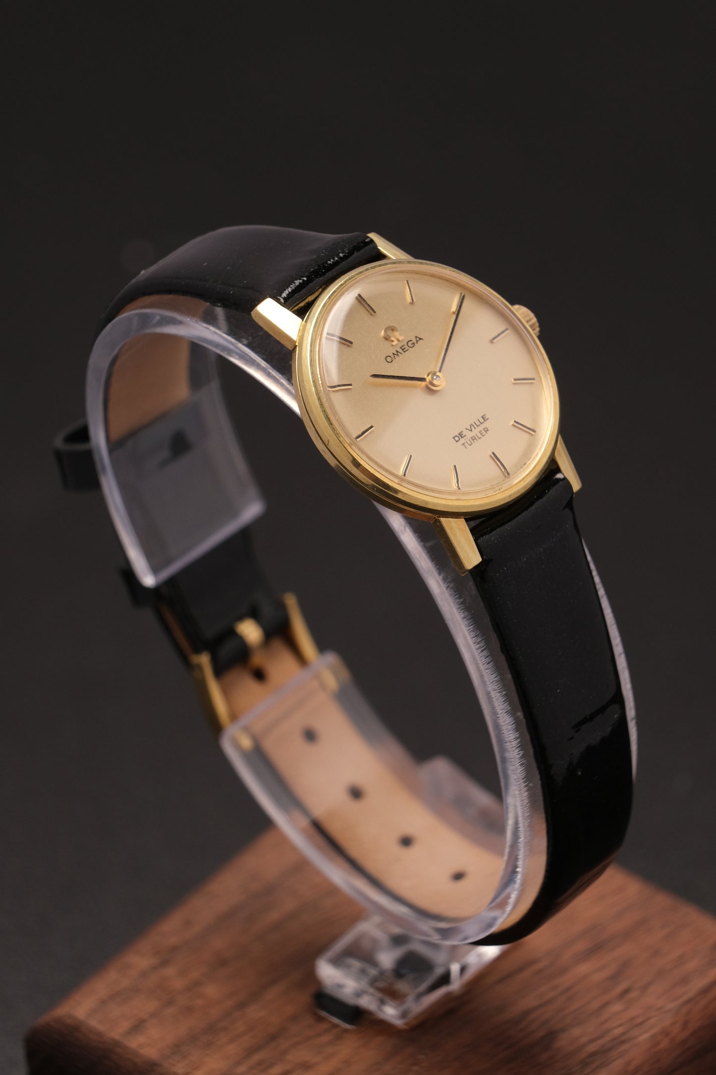 1970's Her Omega De Ville Turler  511.215 Cal. 625 Hand-Winding Vintage New Old Stock