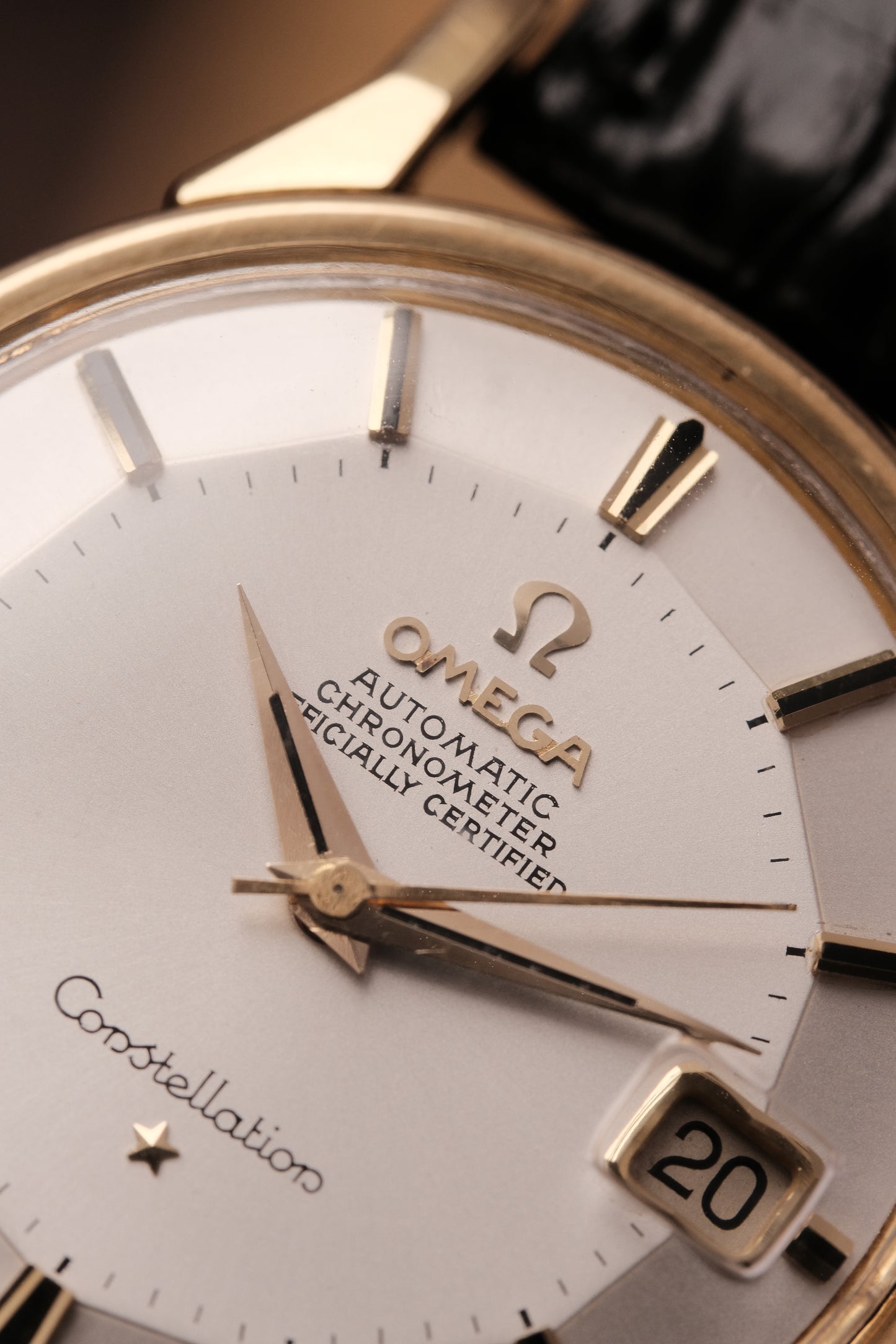 1967 OMEGA CONSTELLATION PIE PAN DOG LEG White Dial AUTOMATIC CHRONOMETER REF. 168.005