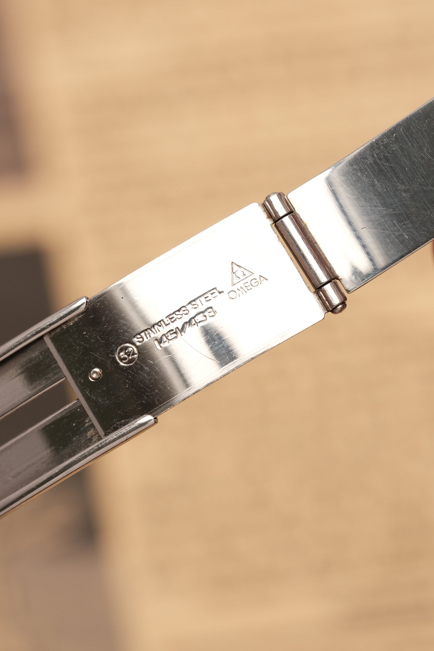 Omega De Ville Ref. 395.0876.2 Cal.1378 Ultra Thin Gold Quartz Integrated Bracelet