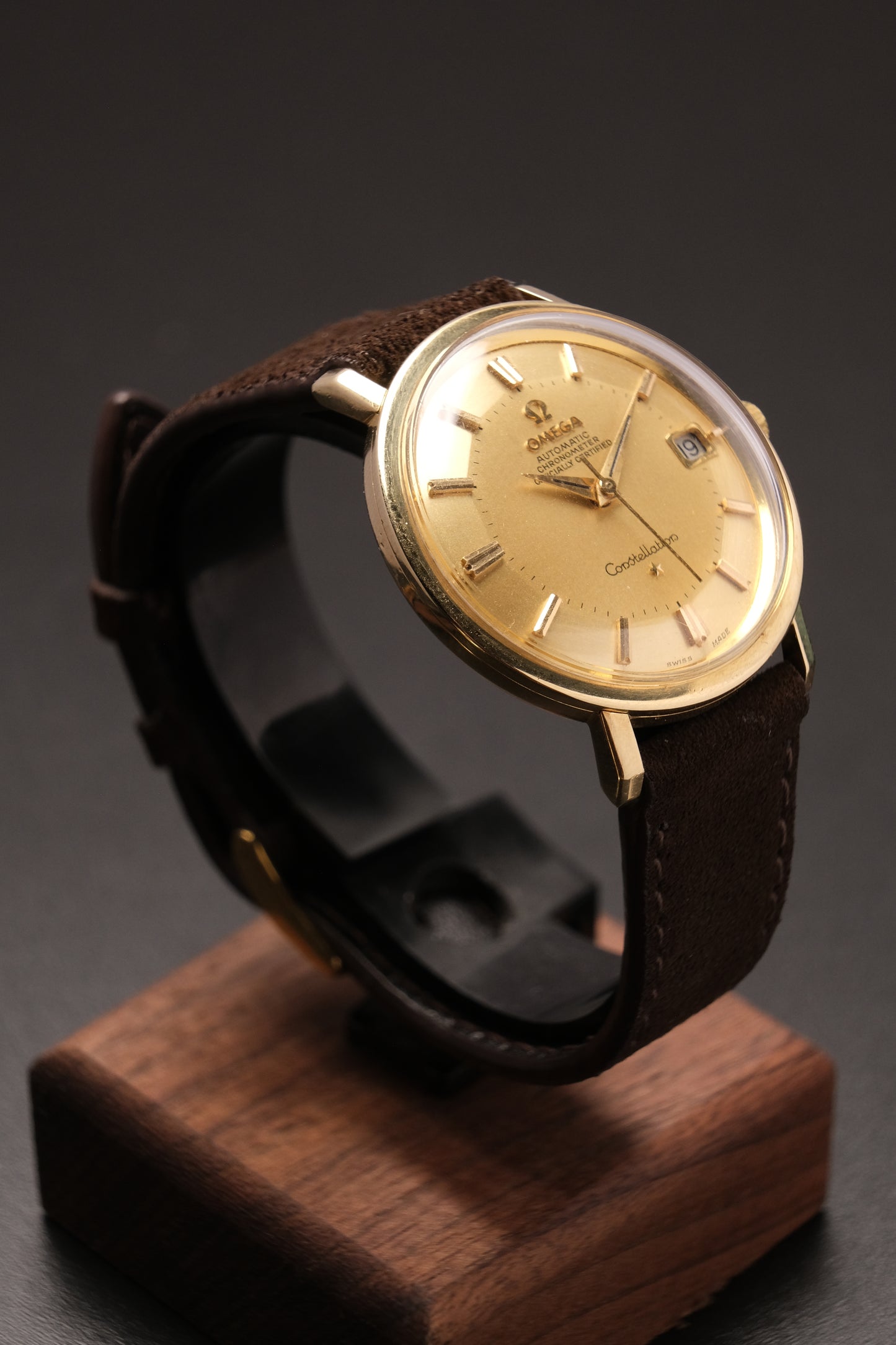 Vintage Omega Constellation Pie-Pan Gold capped with Gold dial 168.004 from 1966