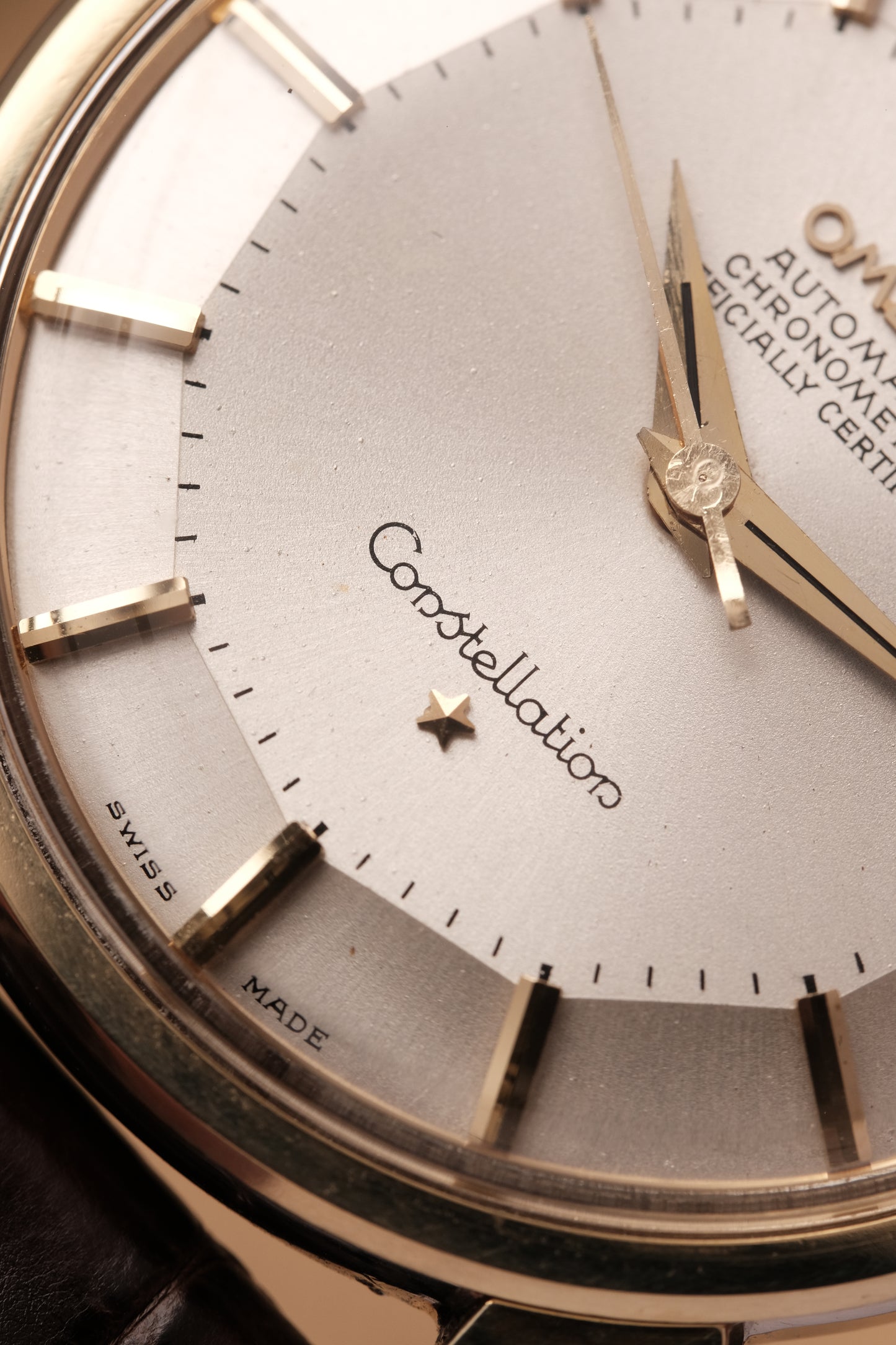 1966 OMEGA CONSTELLATION PIE PAN DOG LEG White Dial AUTOMATIC CHRONOMETER REF. 168.005 ( Dark Brown Strap)