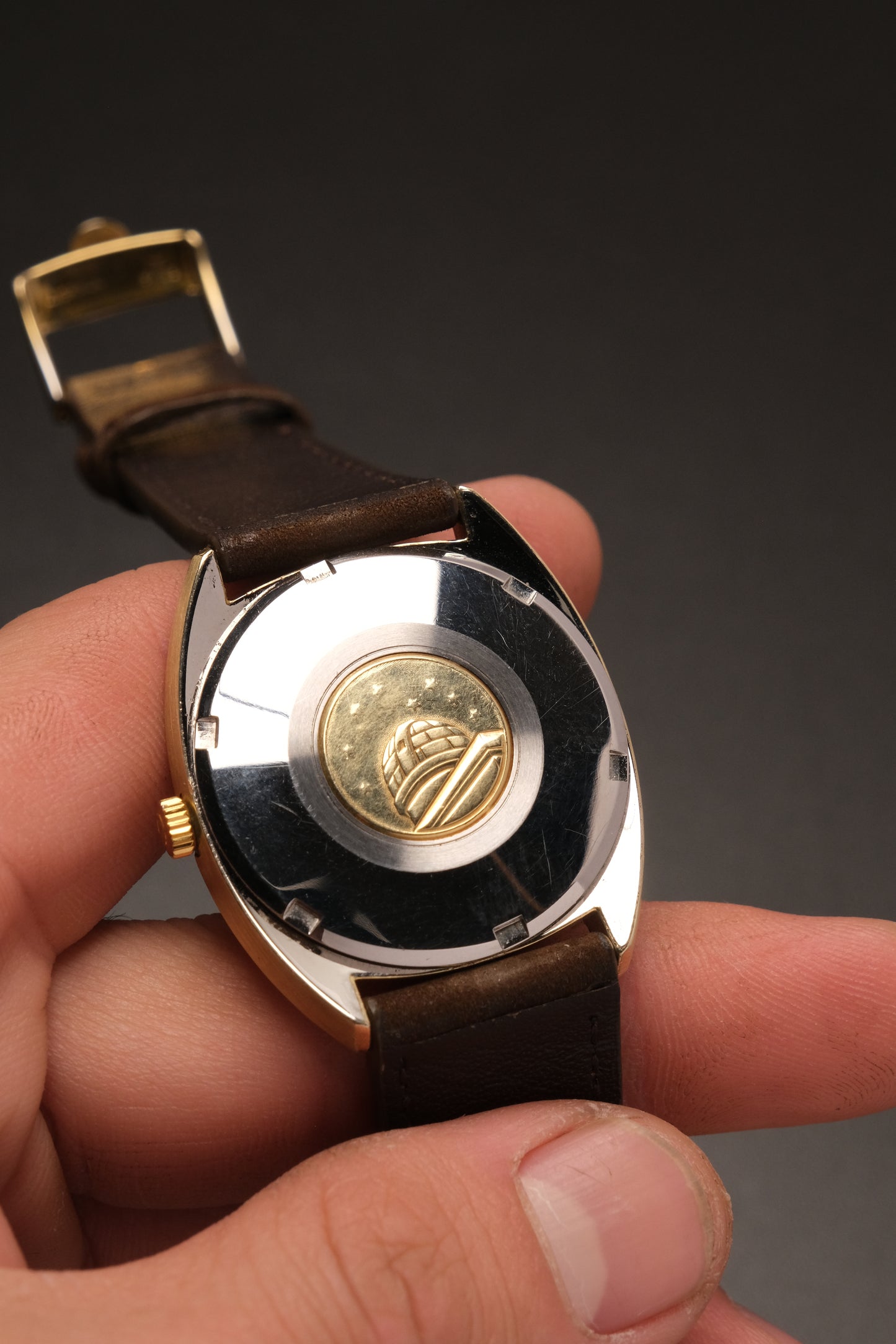 1969 Vintage OMEGA Constellation Chronometer C-shape Linen Champagne Dial  - 168.017