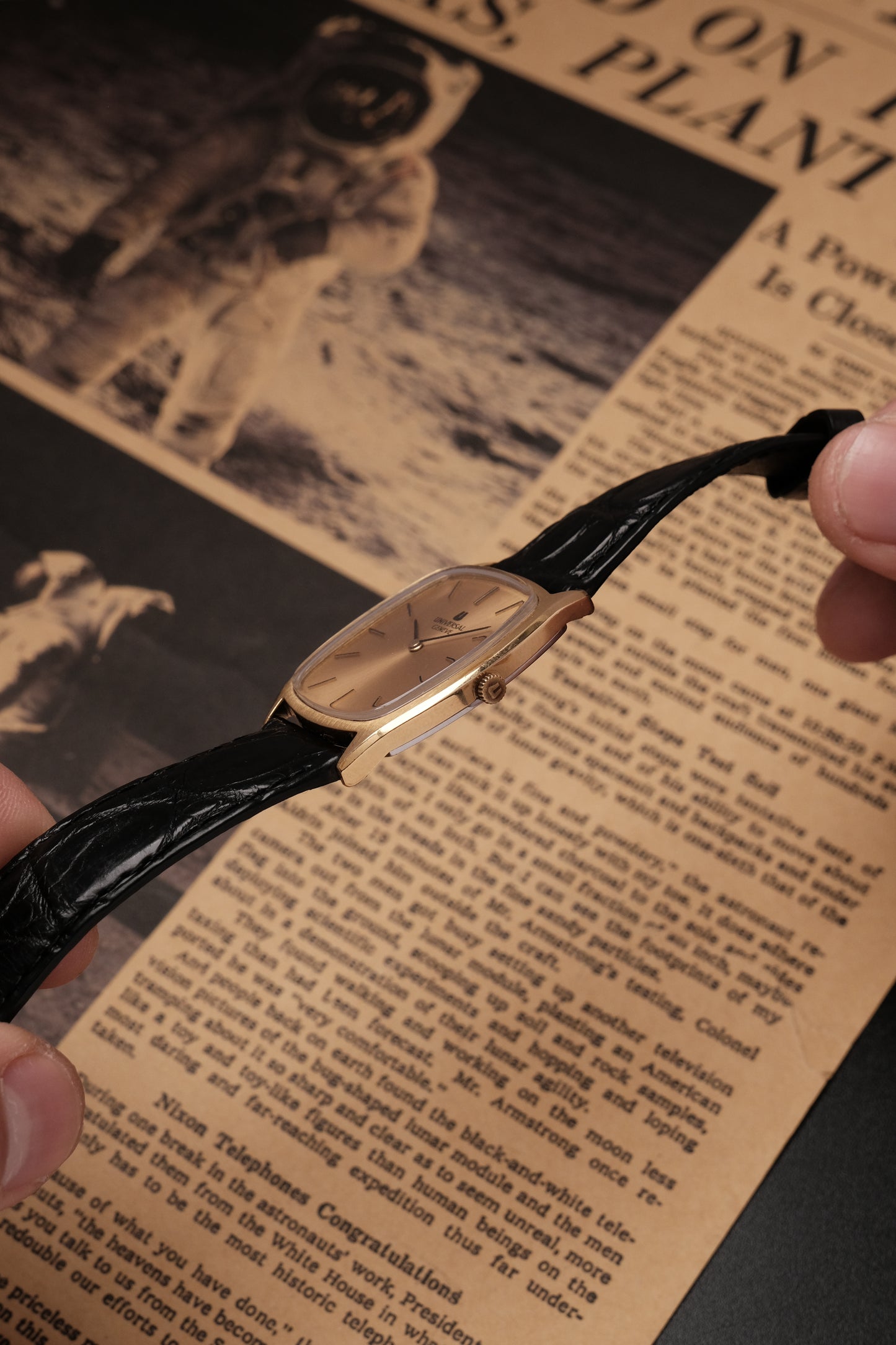 70s Manual Wind Universal GENÈVE GP Ellipse