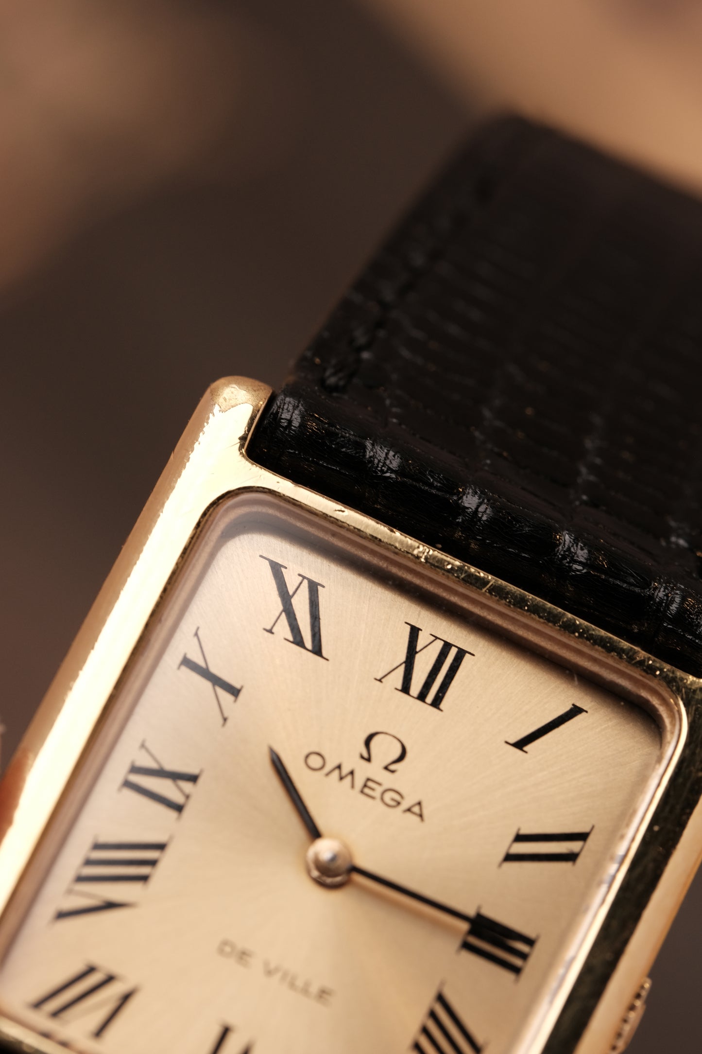 Vintage Tank OMEGA DE VILLE REF. 511.0404 (Roman number dial )