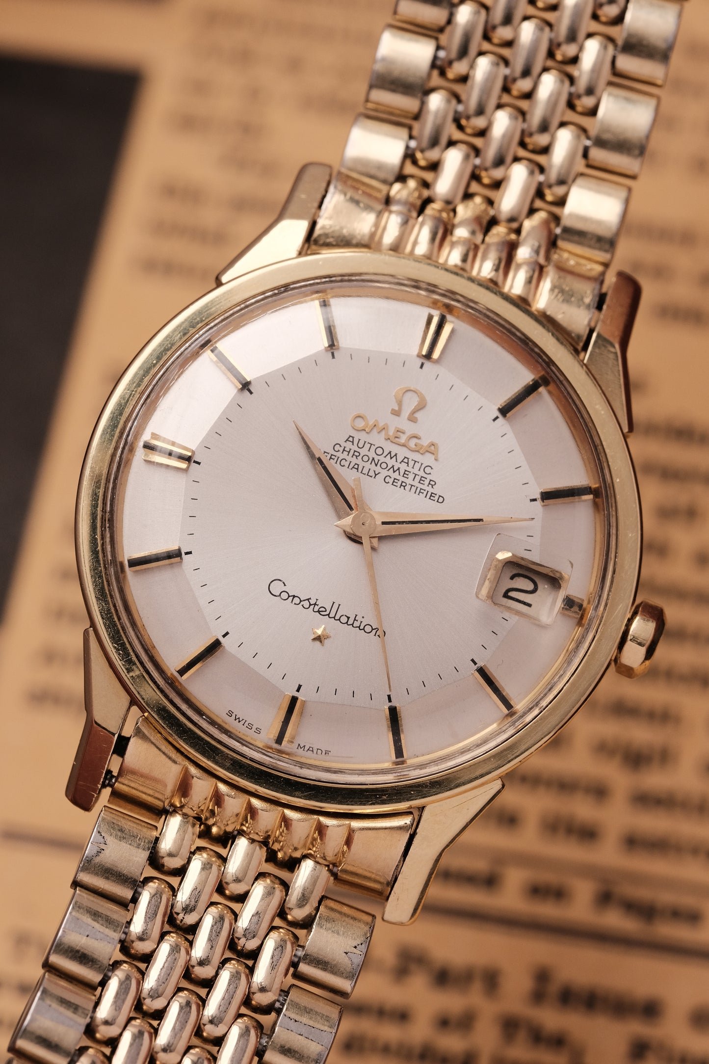 1962 OMEGA CONSTELLATION PIE PAN DOG LEG GOLD AUTOMATIC CHRONOMETER REF. 168.005