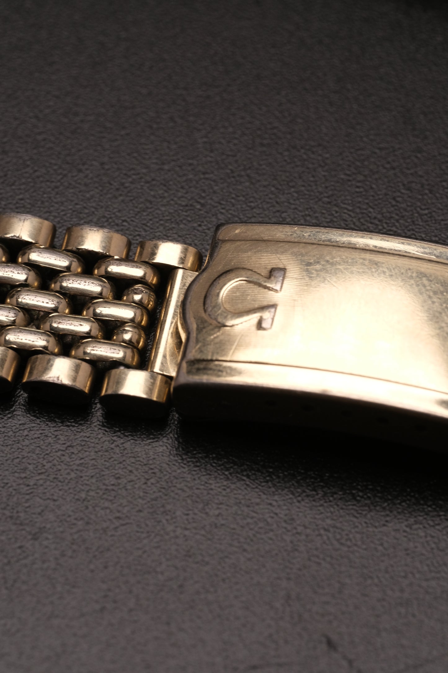 OMEGA CONSTELLATION PIE PAN DOG LEG GOLD AUTOMATIC CHRONOMETER REF. 168.005