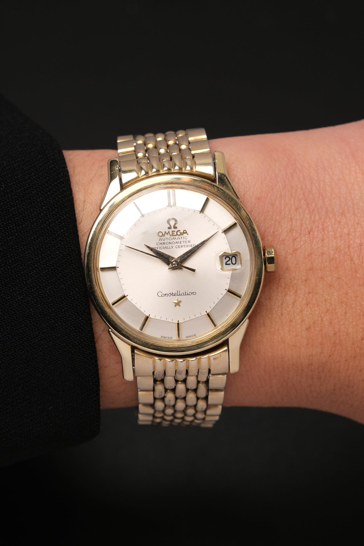 1968 OMEGA CONSTELLATION PIE PAN DOG LEG GOLD BRACELET  AUTOMATIC CHRONOMETER REF. 168.005