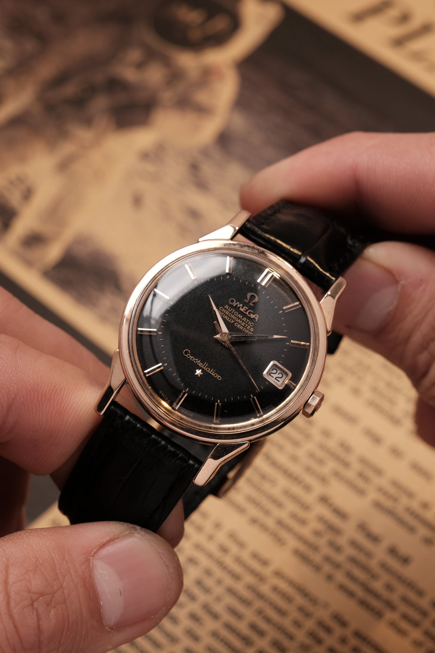 1963 OMEGA CONSTELLATION PIE PAN DOG LEG Black Dial Rose Gold  AUTOMATIC CHRONOMETER REF. 168.005