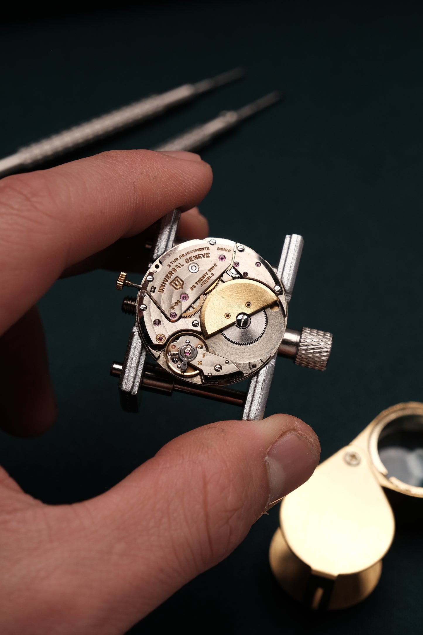 UNIVERSAL GENÈVE Microtor GILT SHADOW ULTRA-THIN AUTOMATIC REF. 566101