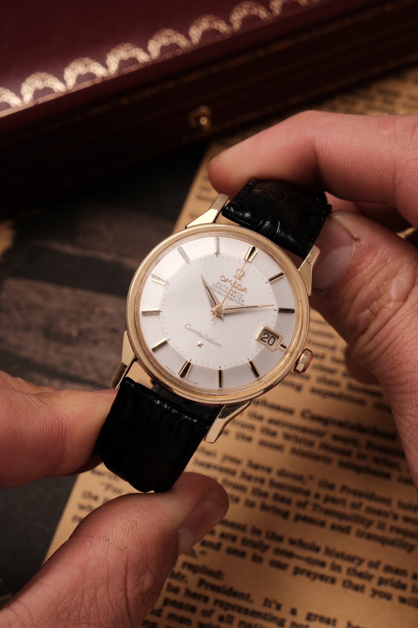 1967 OMEGA CONSTELLATION PIE PAN DOG LEG White Dial AUTOMATIC CHRONOMETER REF. 168.005