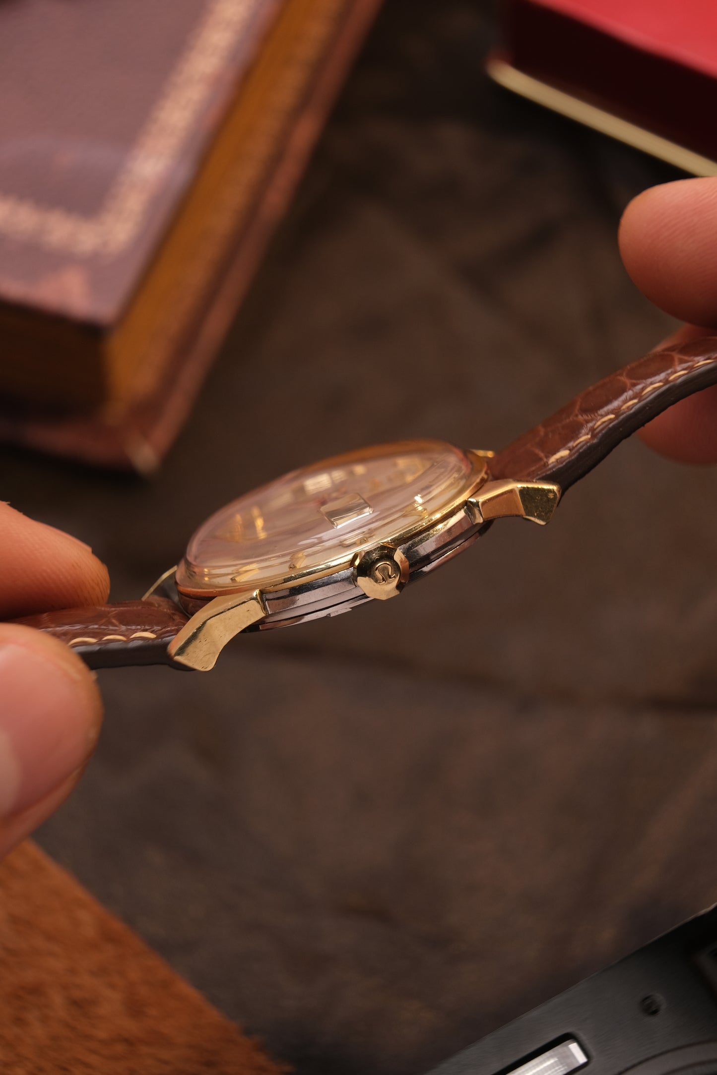 OMEGA CONSTELLATION White Dial AUTOMATIC CHRONOMETER REF. 168.005