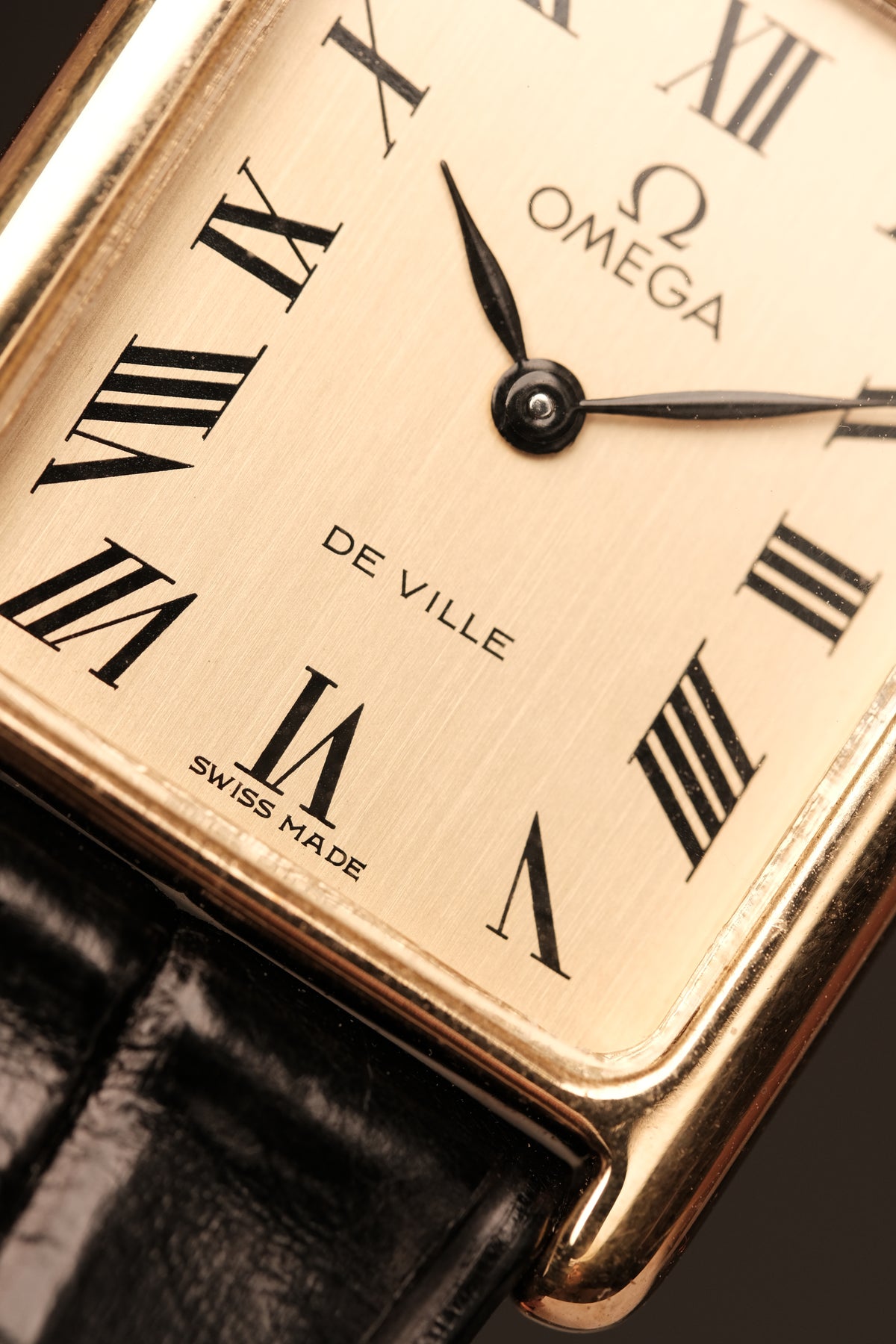 Vintage Tank OMEGA DE VILLE Roman Dial (25x31mm) Hand Windding Ref.5110404 + BOX