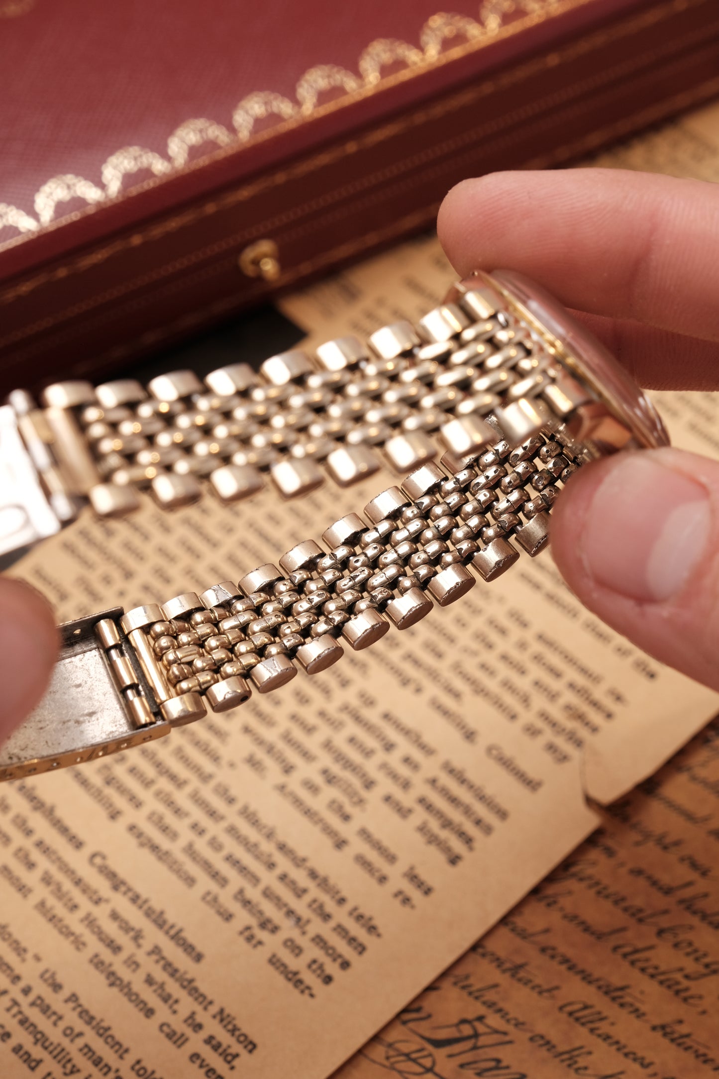 OMEGA CONSTELLATION PIE PAN DOG LEG GOLD AUTOMATIC CHRONOMETER REF. 168.005 (MOD CASE BACK)