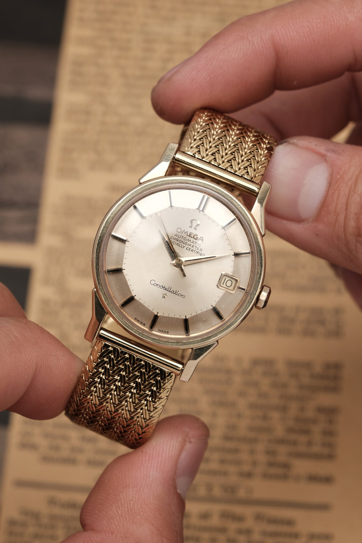 1963 OMEGA CONSTELLATION PIE PAN DOG LEG White Dial AUTOMATIC CHRONOMETER REF. 168.005