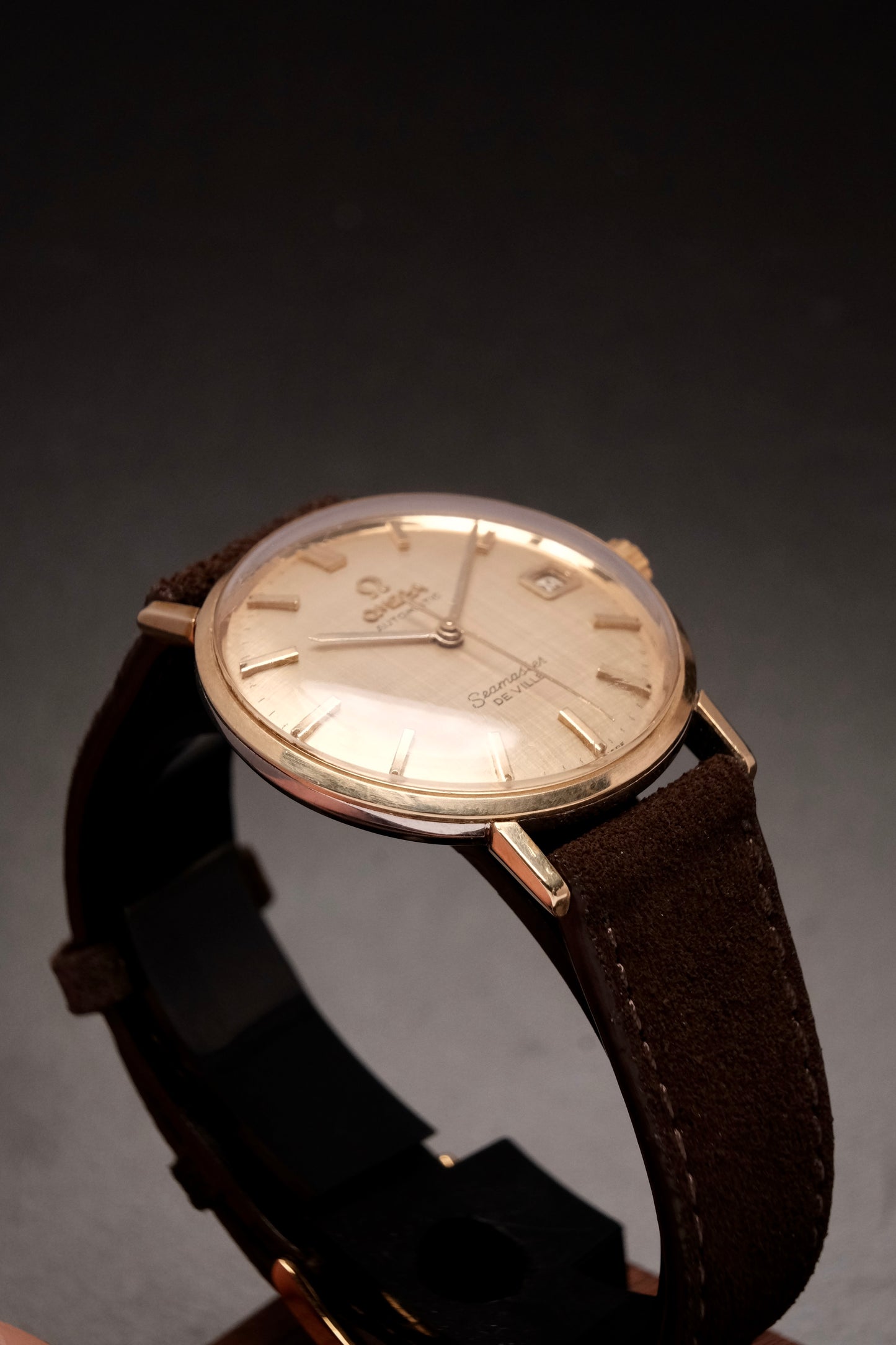 1964 Omega Seamaster De Villé Automatic Gold Linen Dial 14700