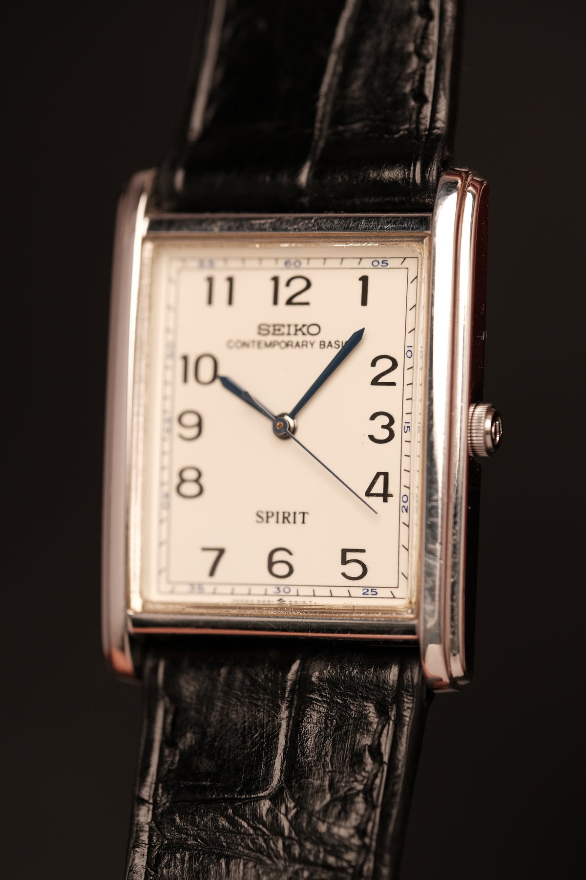 VINTAGE SEIKO CONTEMPORARY SPIRIT TANK 5S21 -5A00 Sweep Second Hand White Dial 1988