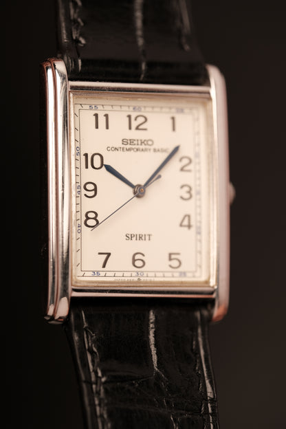 VINTAGE SEIKO CONTEMPORARY SPIRIT TANK 5S21 -5A00 Sweep Second Hand White Dial 1988
