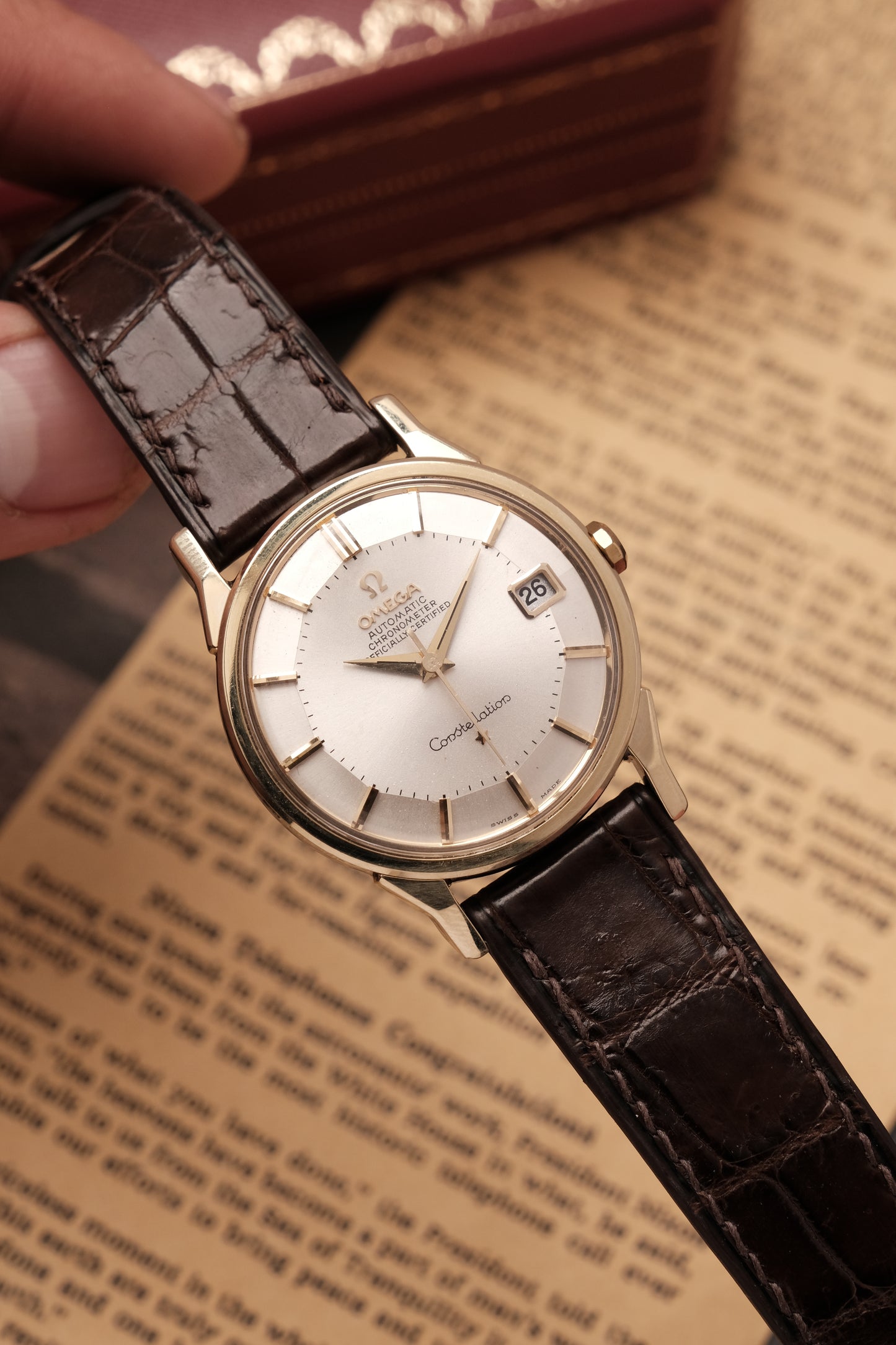 1966 OMEGA CONSTELLATION PIE PAN DOG LEG White Dial AUTOMATIC CHRONOMETER REF. 168.005 ( Dark Brown Strap)