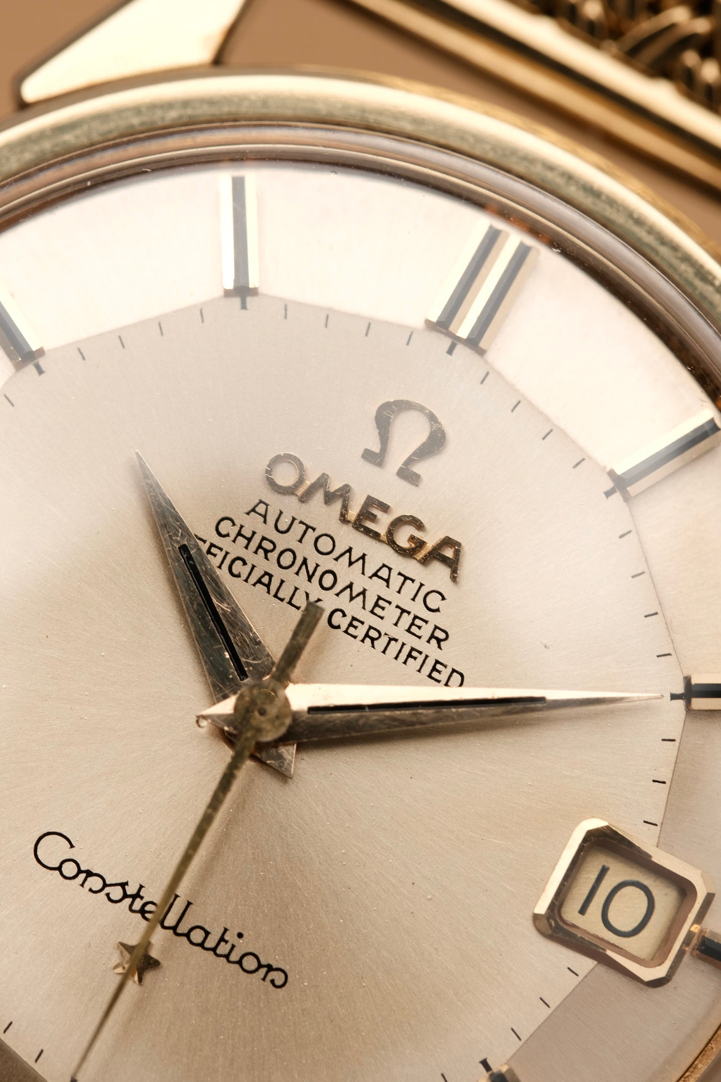 1963 OMEGA CONSTELLATION PIE PAN DOG LEG White Dial AUTOMATIC CHRONOMETER REF. 168.005