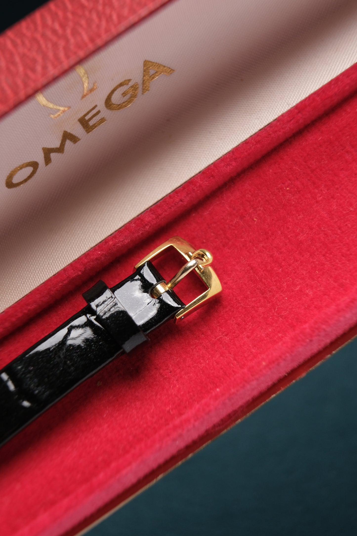 1970's Her Omega De Ville Turler  511.215 Cal. 625 Hand-Winding Vintage New Old Stock