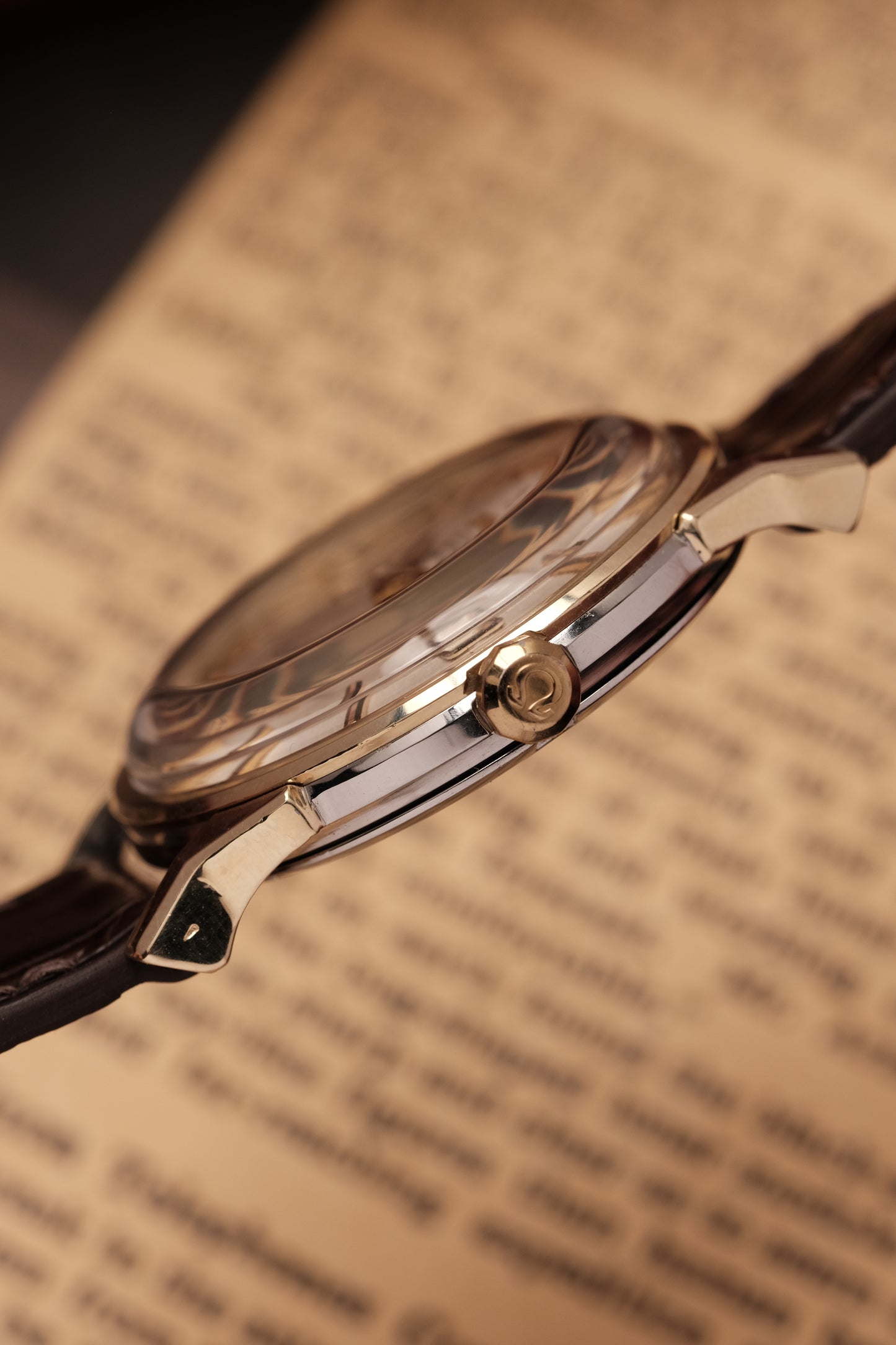 1966 OMEGA CONSTELLATION PIE PAN DOG LEG White Dial AUTOMATIC CHRONOMETER REF. 168.005 ( Dark Brown Strap)