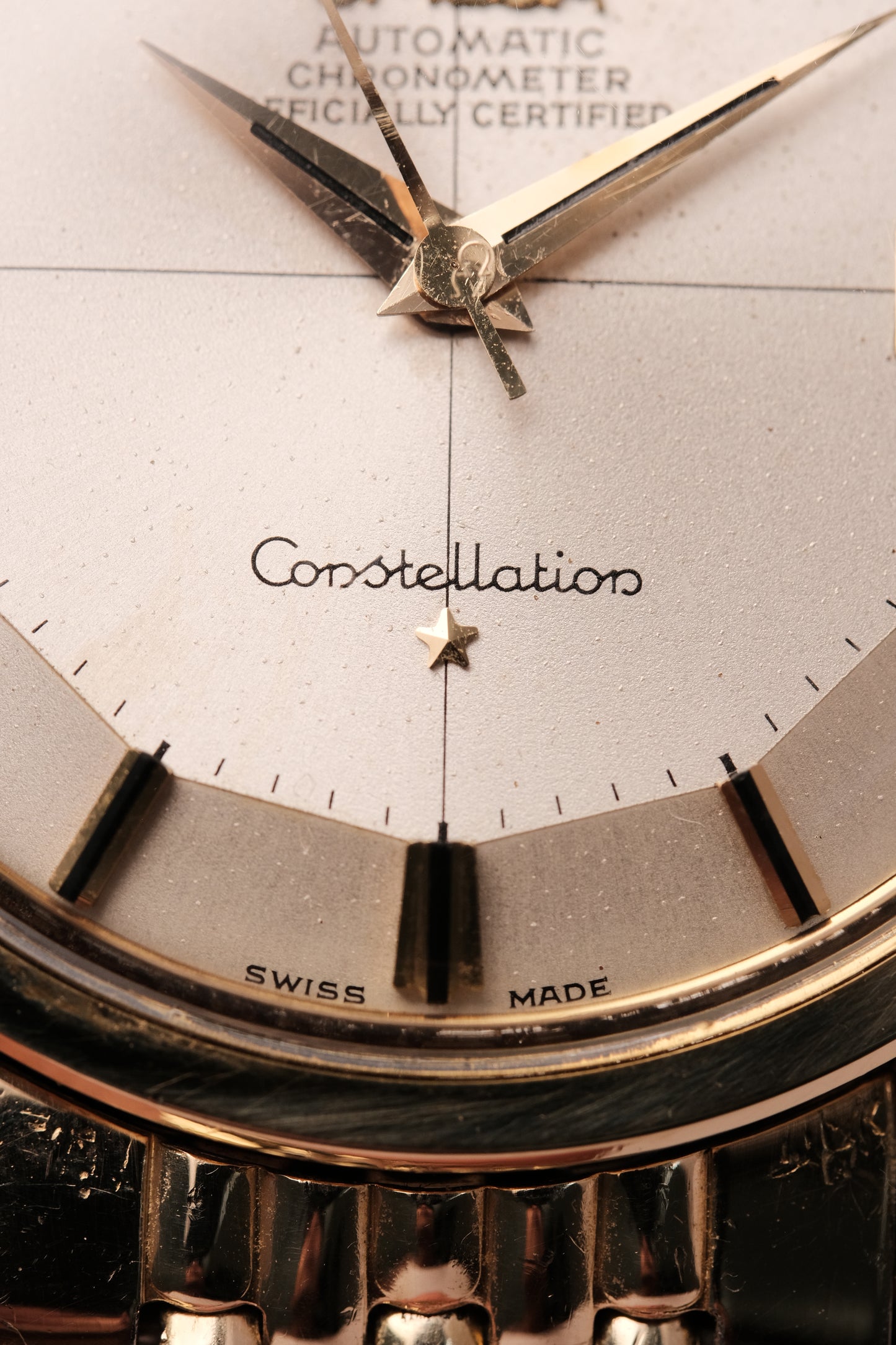 1966 OMEGA CONSTELLATION PIE PAN DOG LEG GOLD  CROSS HAIR DIAL AUTOMATIC CHRONOMETER REF. 14902-61 SC
