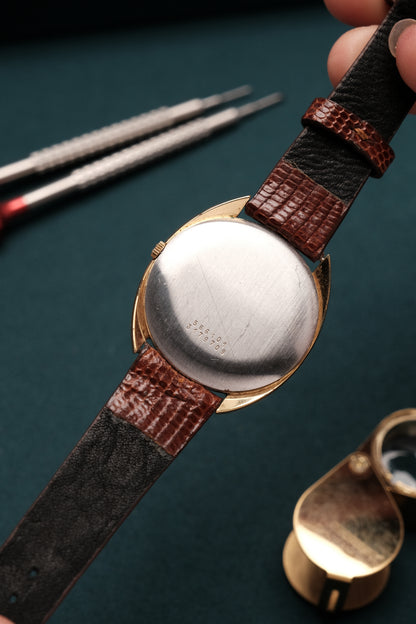 UNIVERSAL GENÈVE Microtor GILT SHADOW ULTRA-THIN AUTOMATIC REF. 566101