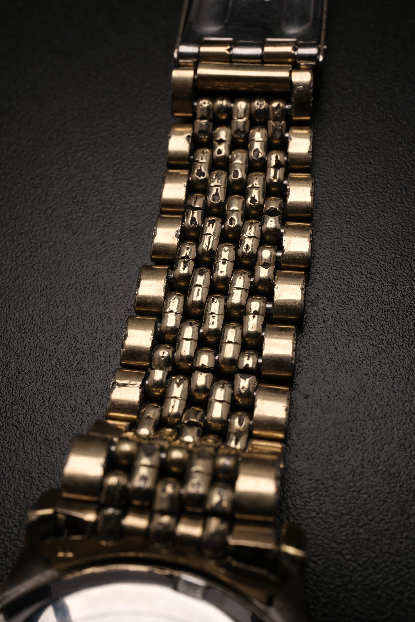 OMEGA CONSTELLATION PIE PAN DOG LEG GOLD AUTOMATIC CHRONOMETER REF. 168.005