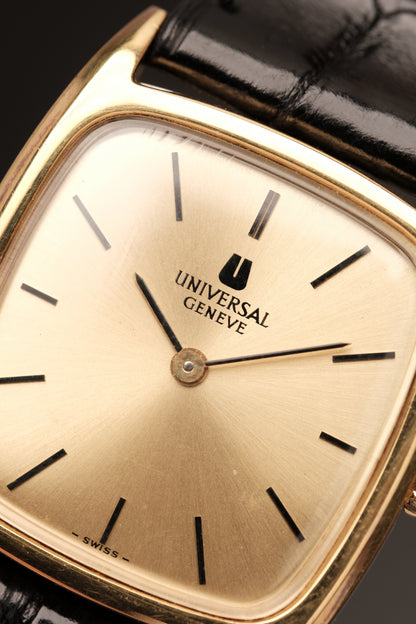 1960s Vintage Tank UNIVERSAL GENEVE Ref.542114 Cal 1-42